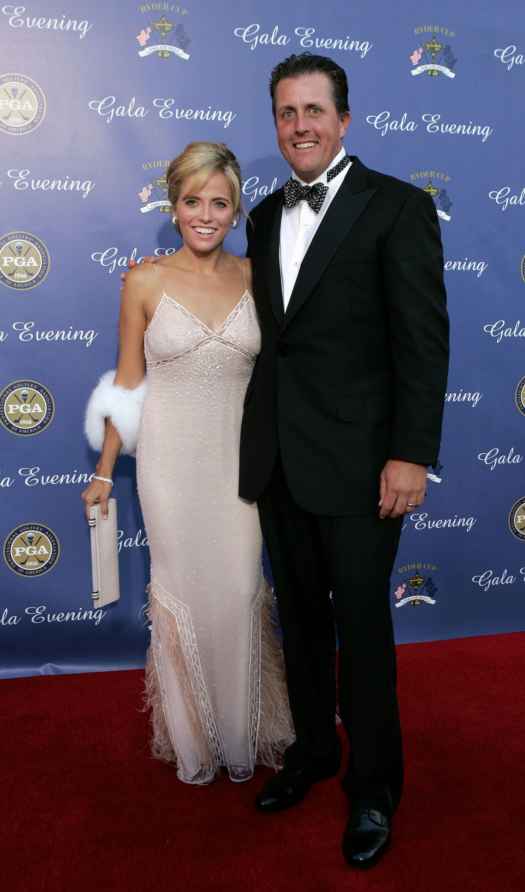 Phil Mickelson and Amy Mickelson at the 35th Ryder Cup Matches Gala Dinner on September, 15 2004, in Michigan. | Source: Getty Images