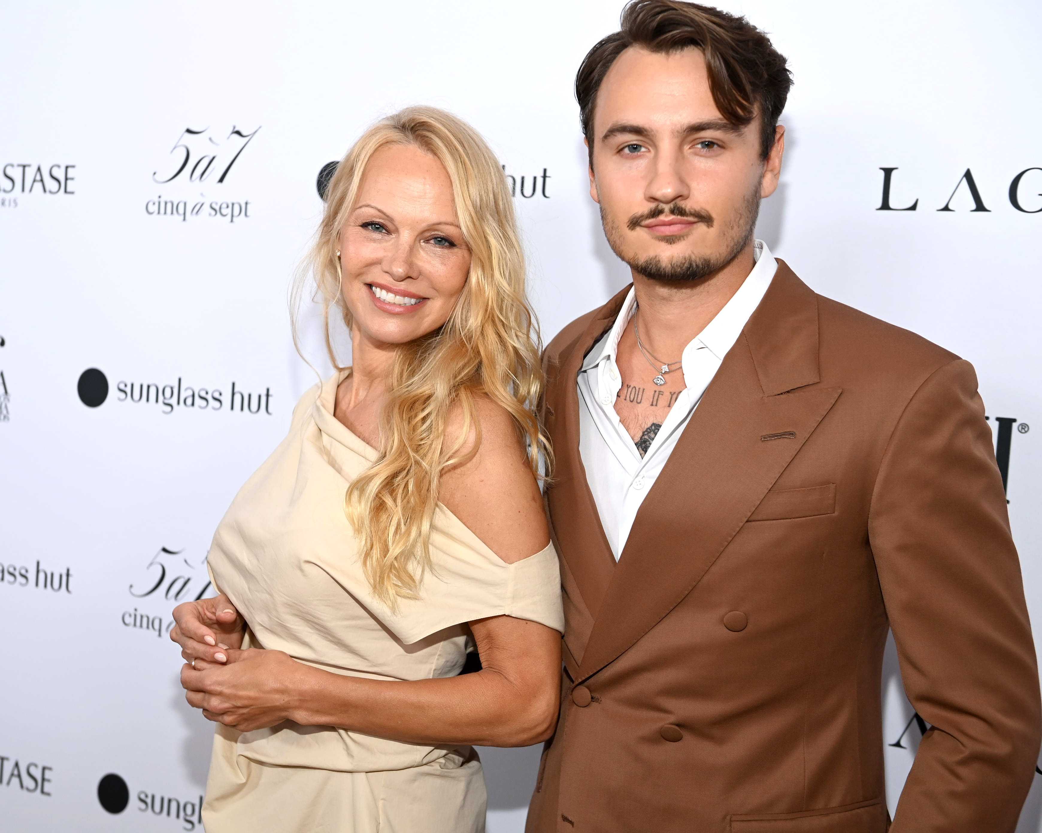 Pamela Anderson and Brandon Thomas Lee at The Daily Front Row Fashion Media Awards 2023 in New York City on September 8, 2023 | Source: Getty Images