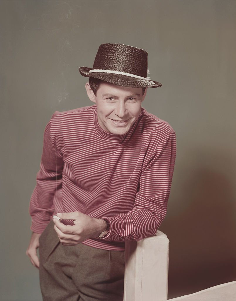 Portrait of American singer, actor and entertainer Eddie Fisher, circa 1955. | Photo: Getty Images