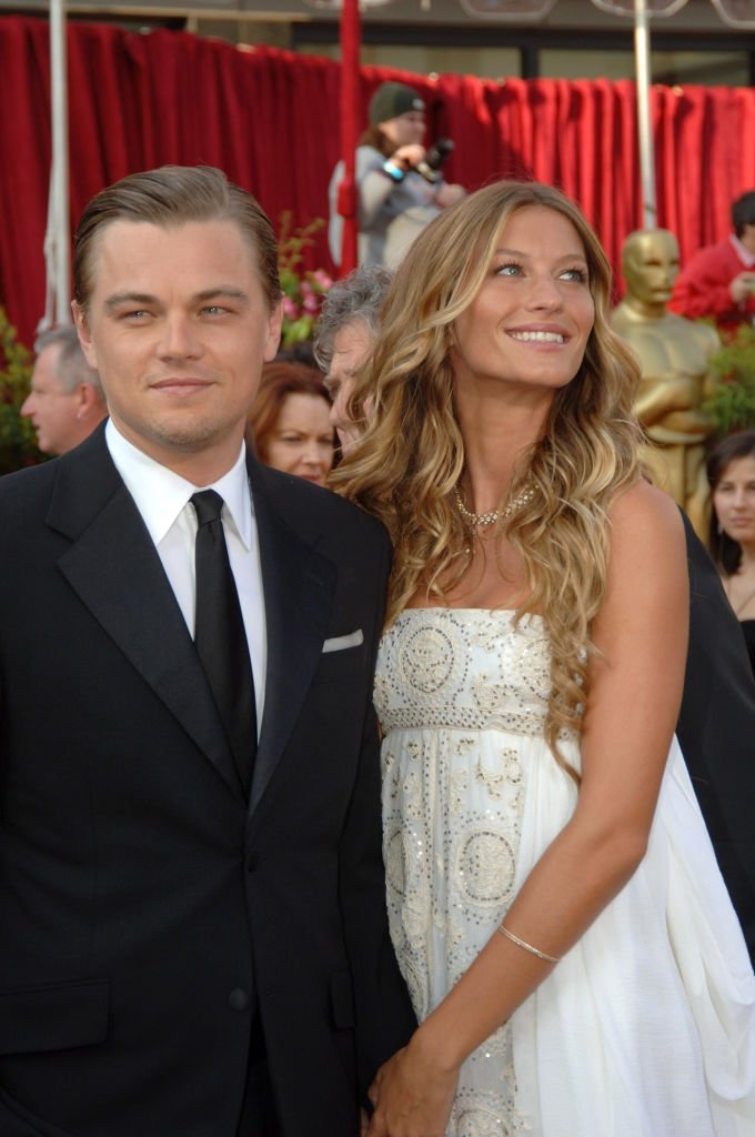 Leonardo DiCaprio, nominierter Bester Schauspieler in einer Hauptrolle für „The Aviator“ und Gisele Bundchen (Foto von Jeff Kravitz / FilmMagic) I Quelle: Getty Images