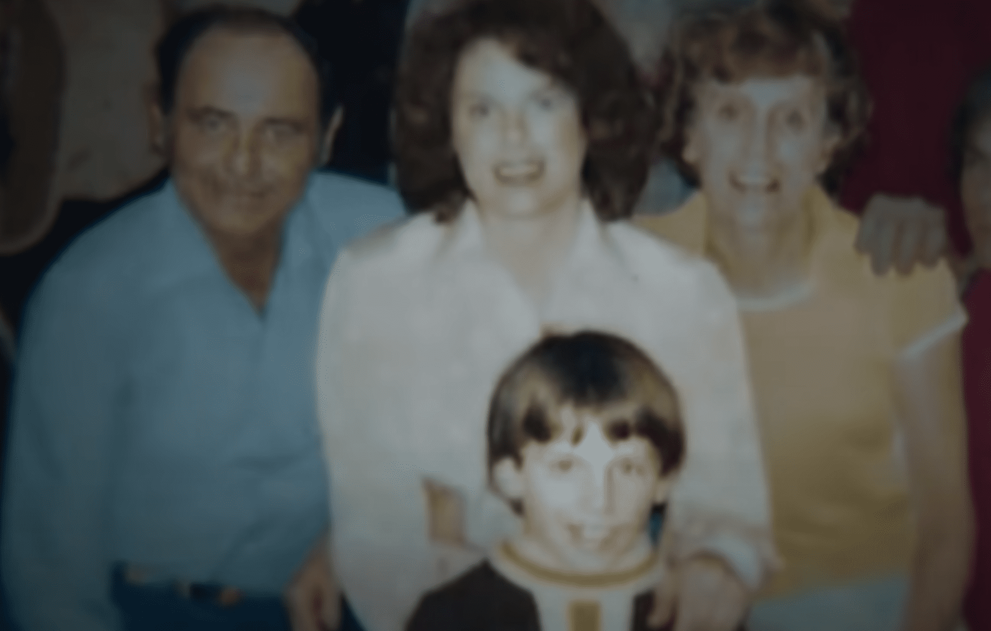 Steve Lickteig with the people he believed were his adoptive family. | Source: youtube.com/TODAY