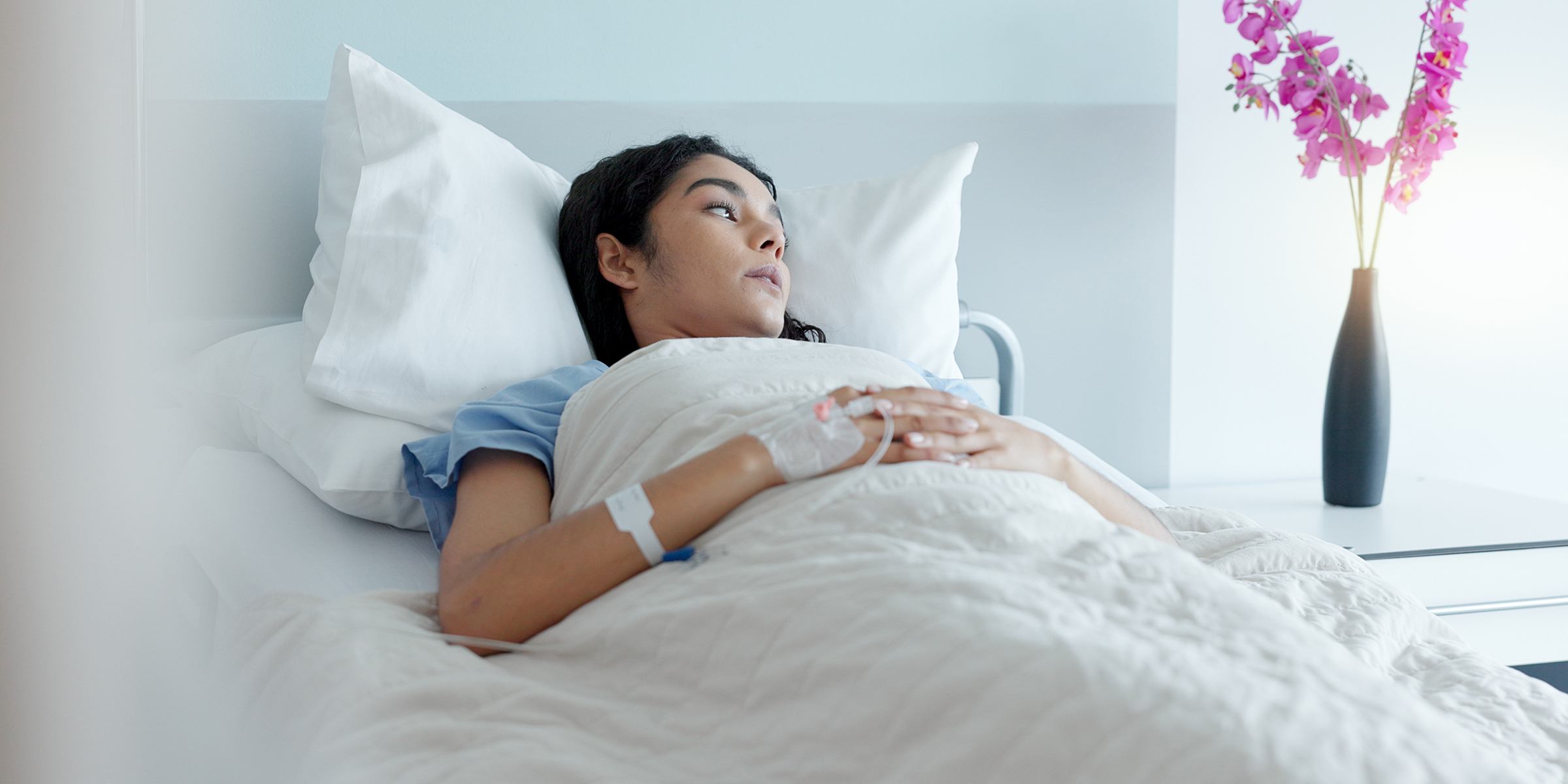 A woman in a hospital bed | Source: Shutterstock