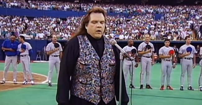Meat Loaf performing at the MLB All Star Game in 1994 | Source: Youtube.com/MLB