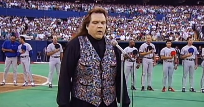 Meat Loaf performing at the MLB All Star Game in 1994 | Source: Youtube.com/MLB