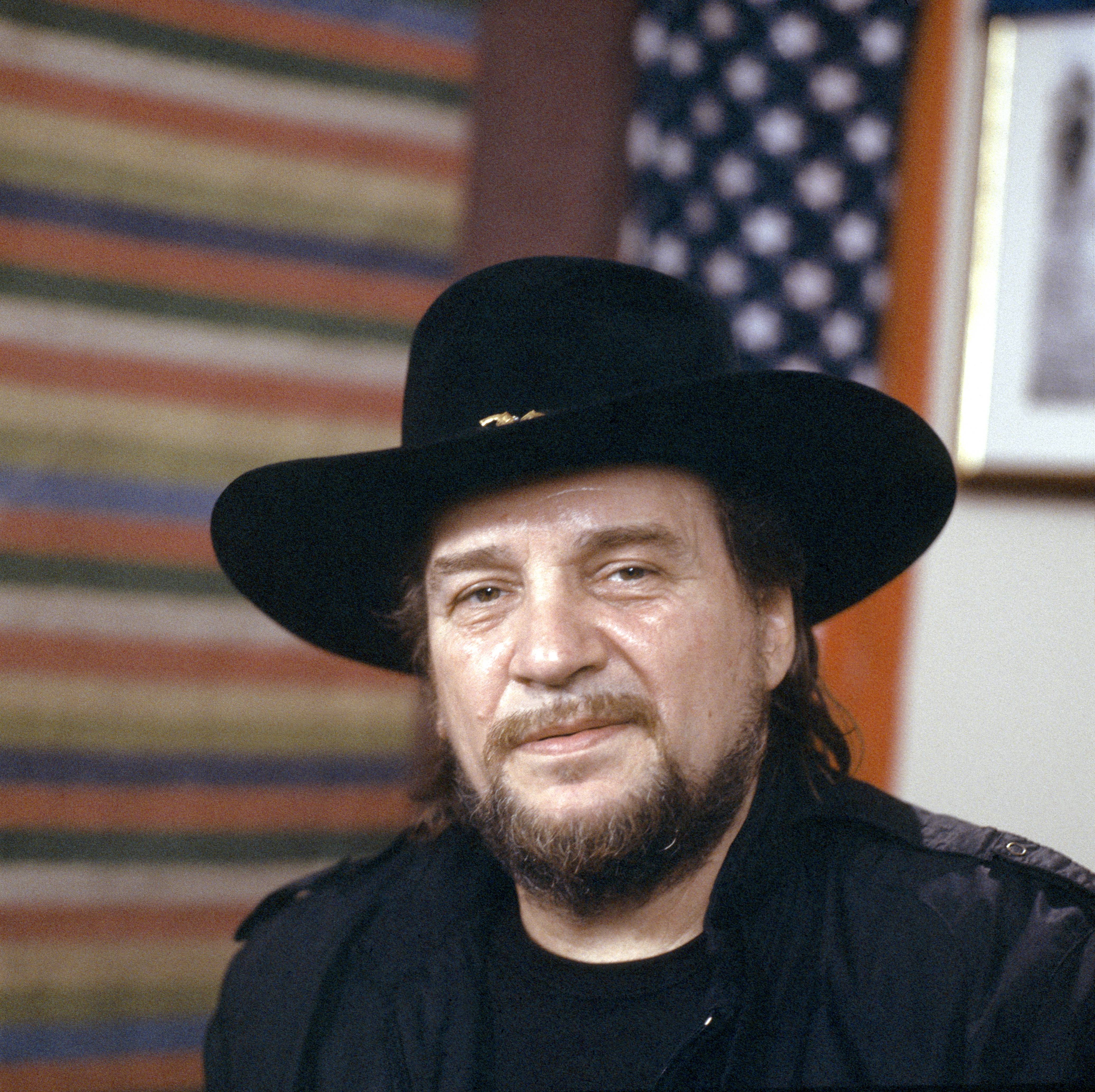 Waylon Jennings on January 1 1980 in the United Kingdom | Source: Getty Images