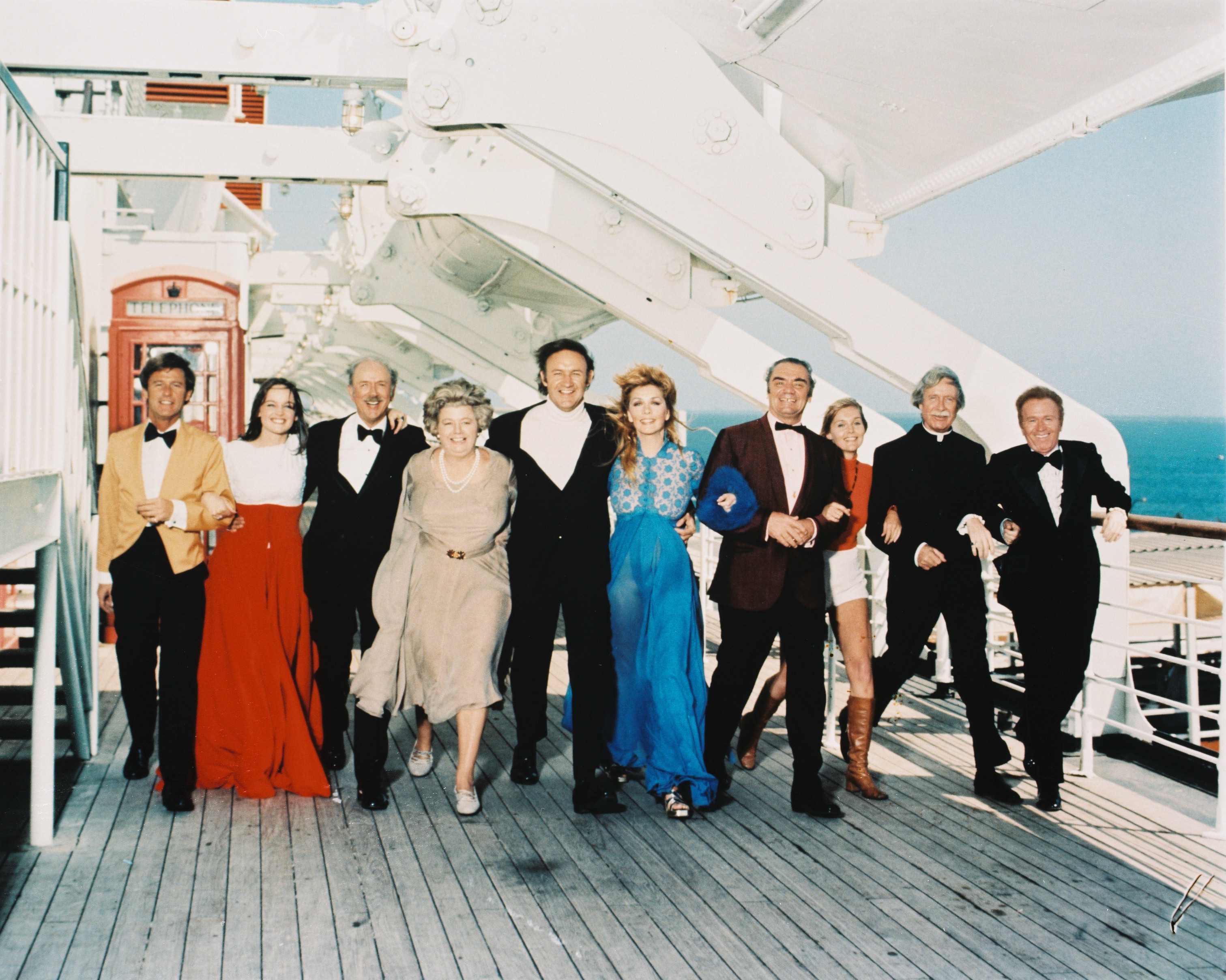 The cast of "The Poseidon Adventure" on the deck of a liner in 1972 | Source: Getty Images