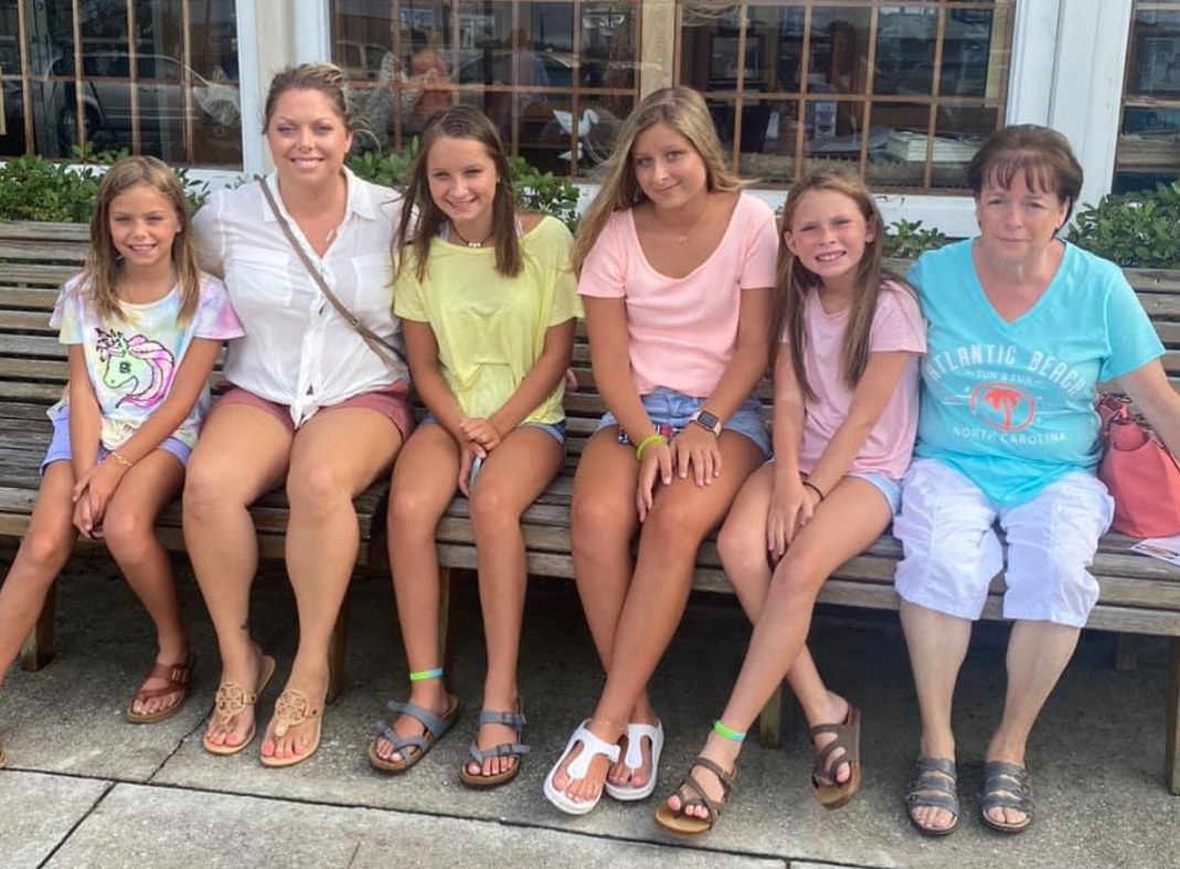 Stephanie Culley with her children and others in a post dated September 26, 2020 | Source: Facebook/Stephanie Baylous Culley