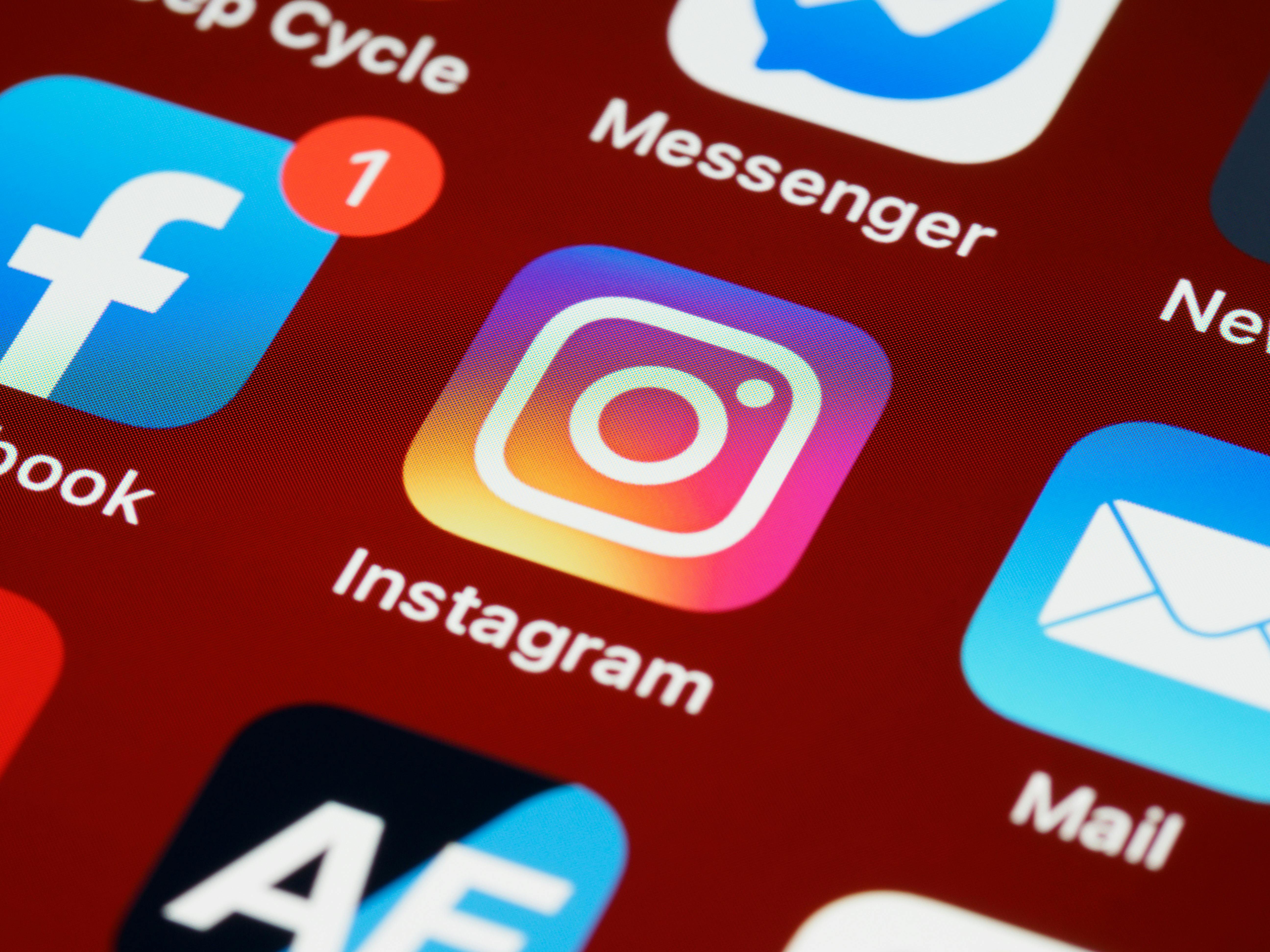 A phone screen showing the Instagram icon | Source: Pexels