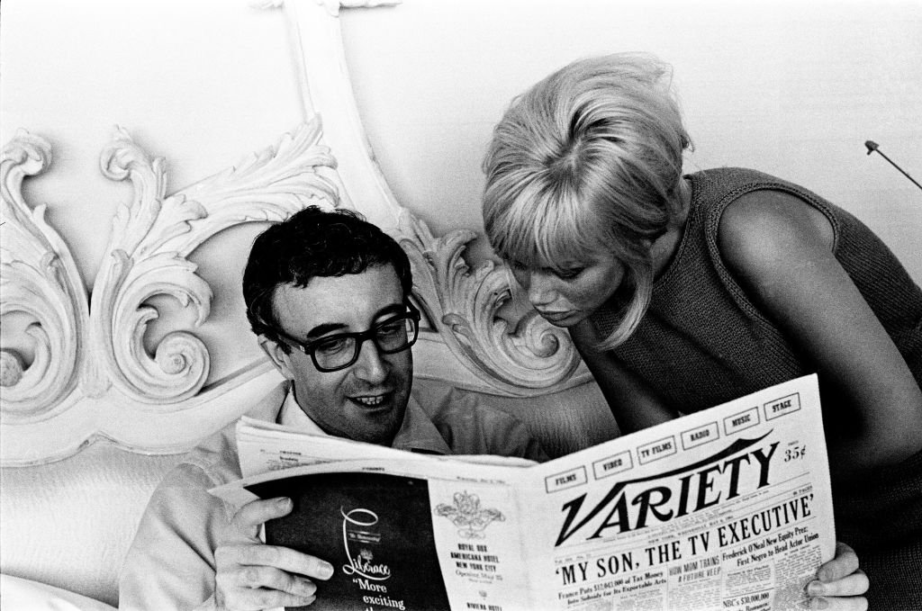 Peter Sellers and Britt Ekland at home spending time together on May 12, 1964. | Photo: Getty images