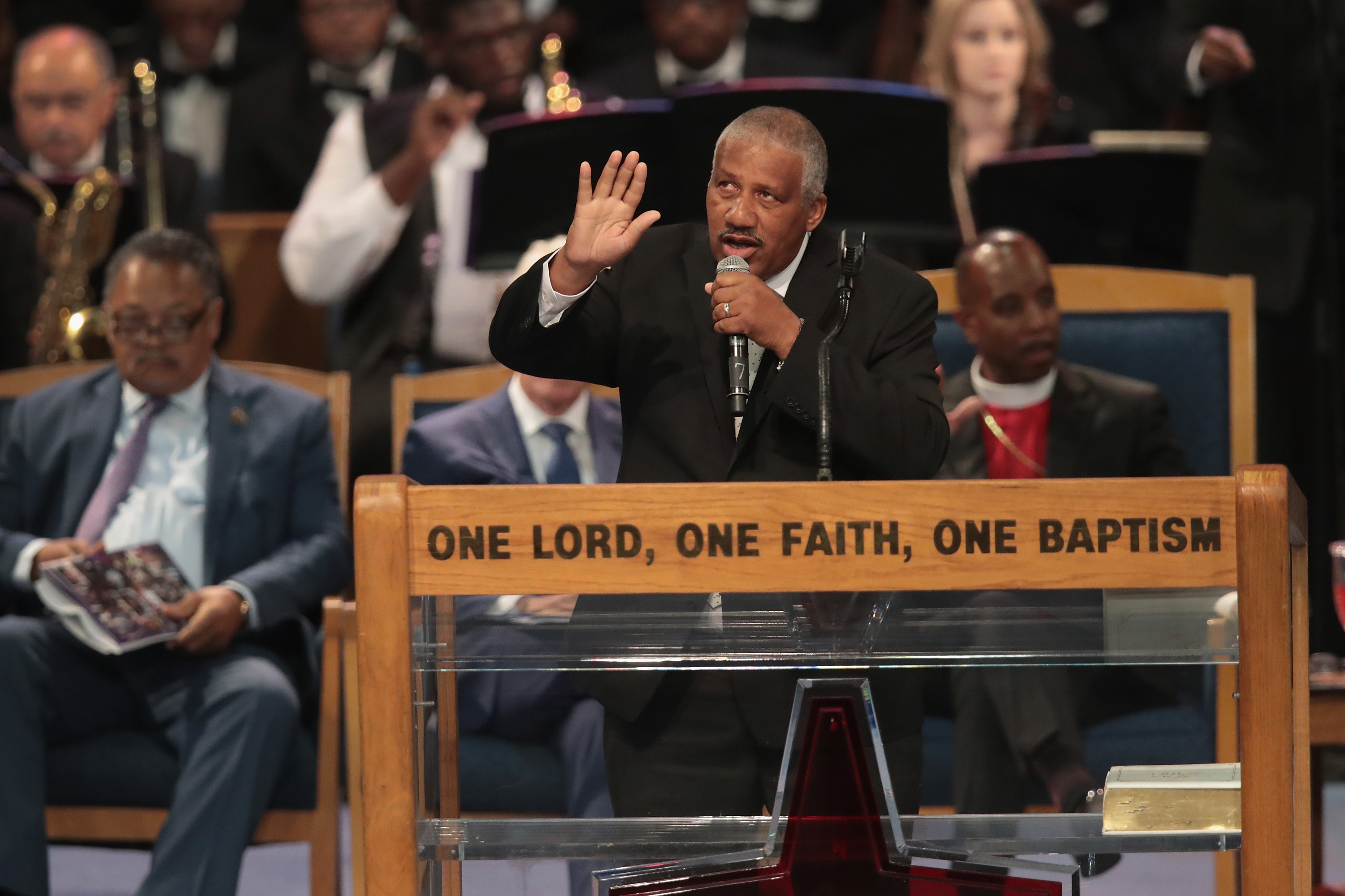 Edward Franklin, Aretha Franklin's son sings at her funeral service at the Greater Grace Temple on August 31, 2018, in Detroit, Michigan. | Source: Getty Images