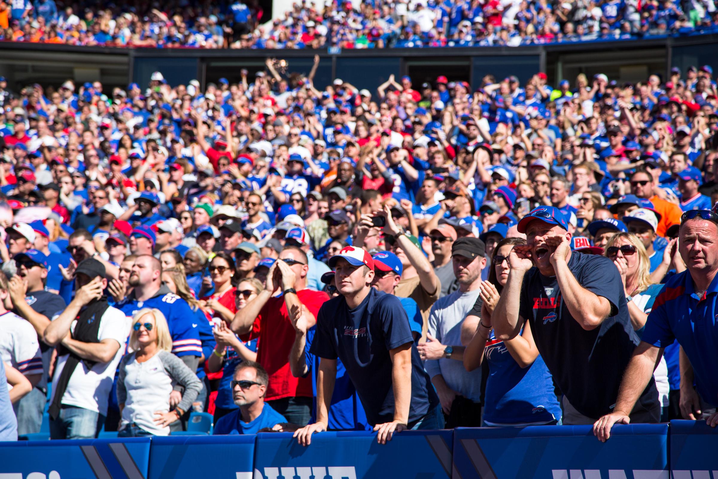 Fans watch the Buffalo Bills play the Arizona Cardinals at New Era Field in Orchard Park, New York, on September 25, 2016 | Source: Getty Images