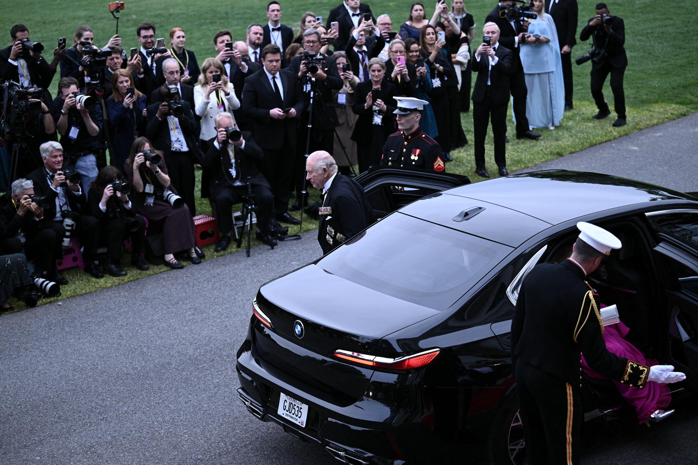King Charles III and Queen Camilla arrive for a State Dinner hosted by Donald Trump and Melania Trump in the White House East Room, April 28, 2026. | Source: Getty Images