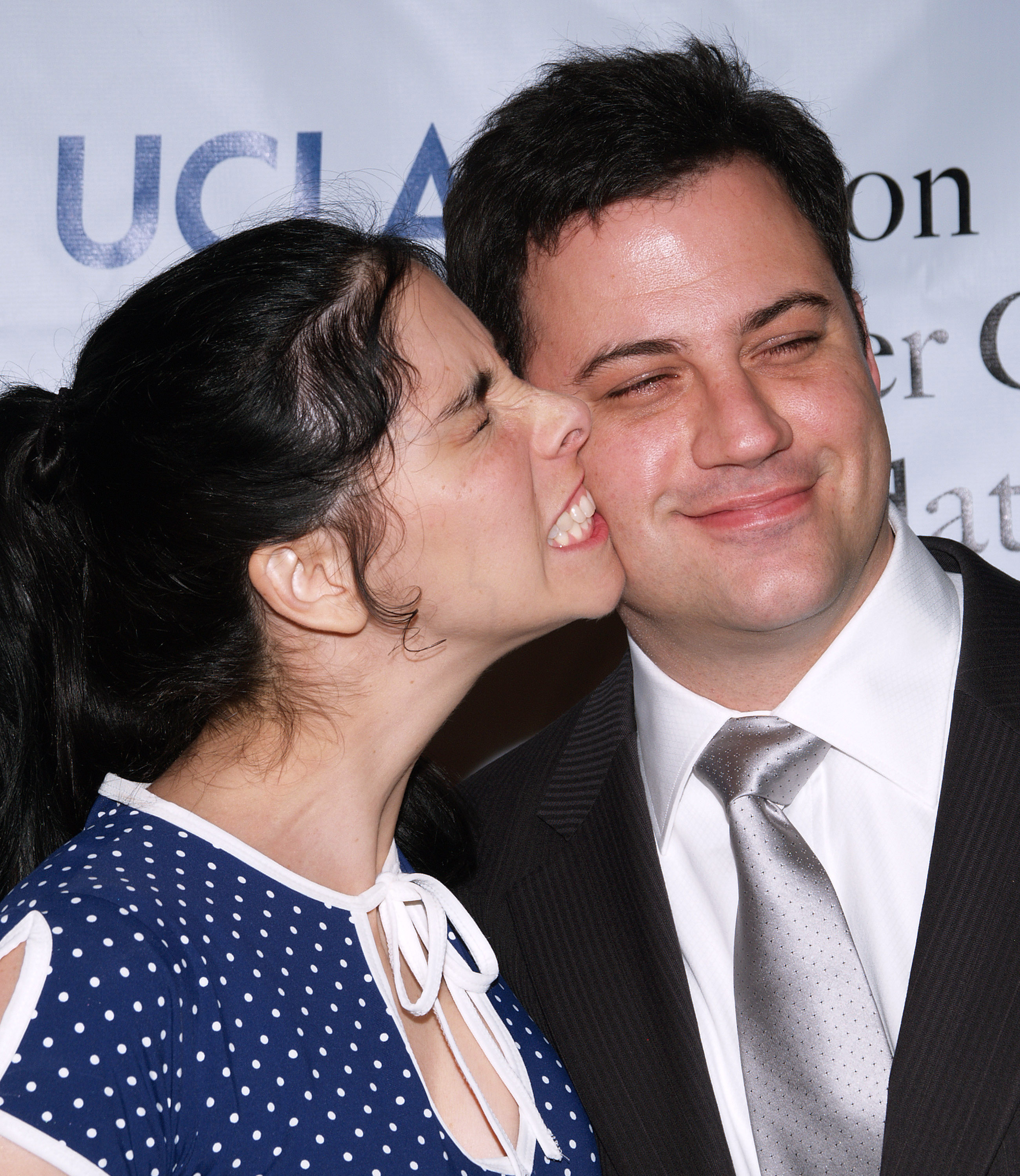 Sarah Silverman and Jimmy Kimmel are at the Jonsson Cancer Center Benefit held in Beverly Hills, California on May 20, 2006 | Source: Getty Images