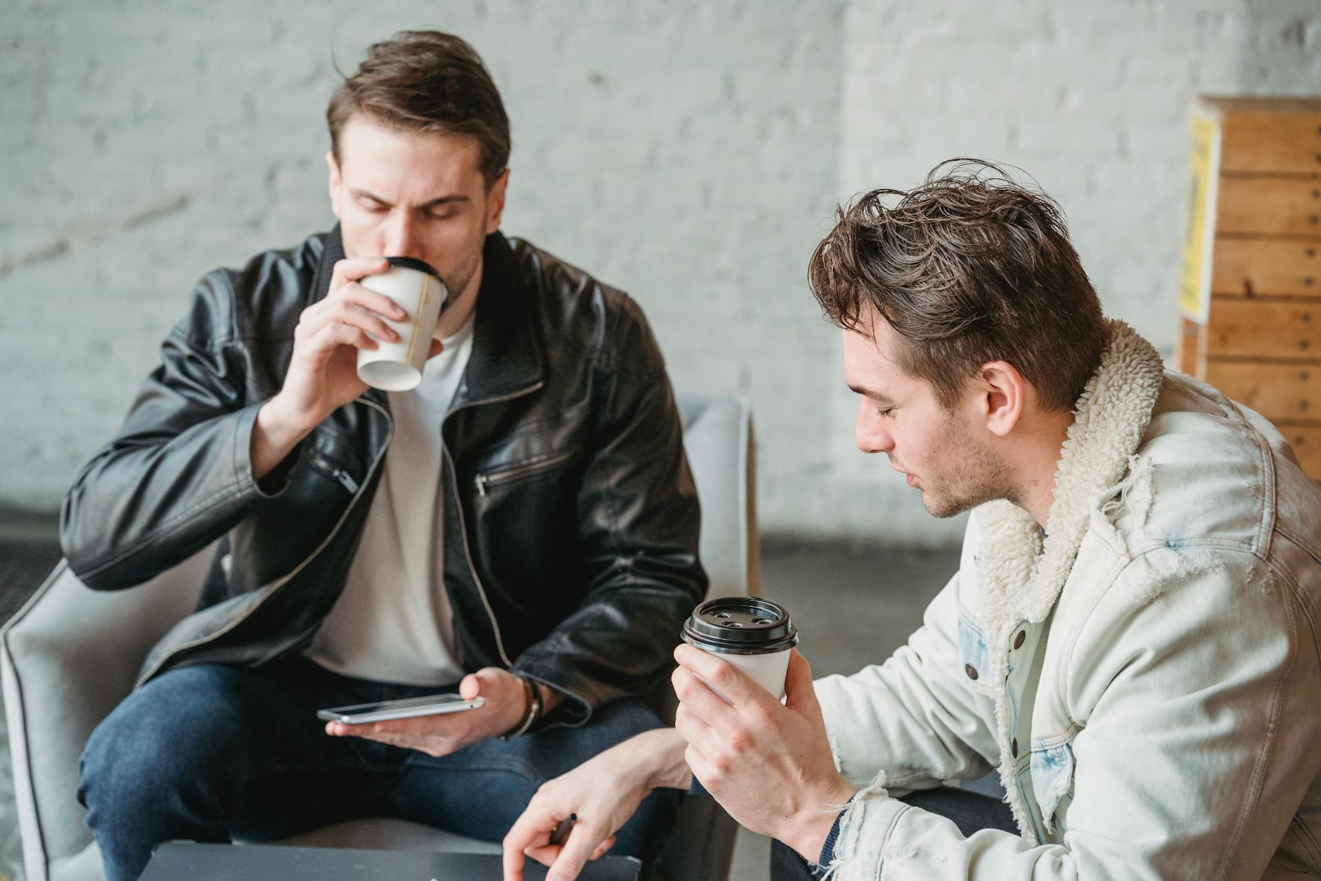 Two men meeting for coffee | Source: Pexels