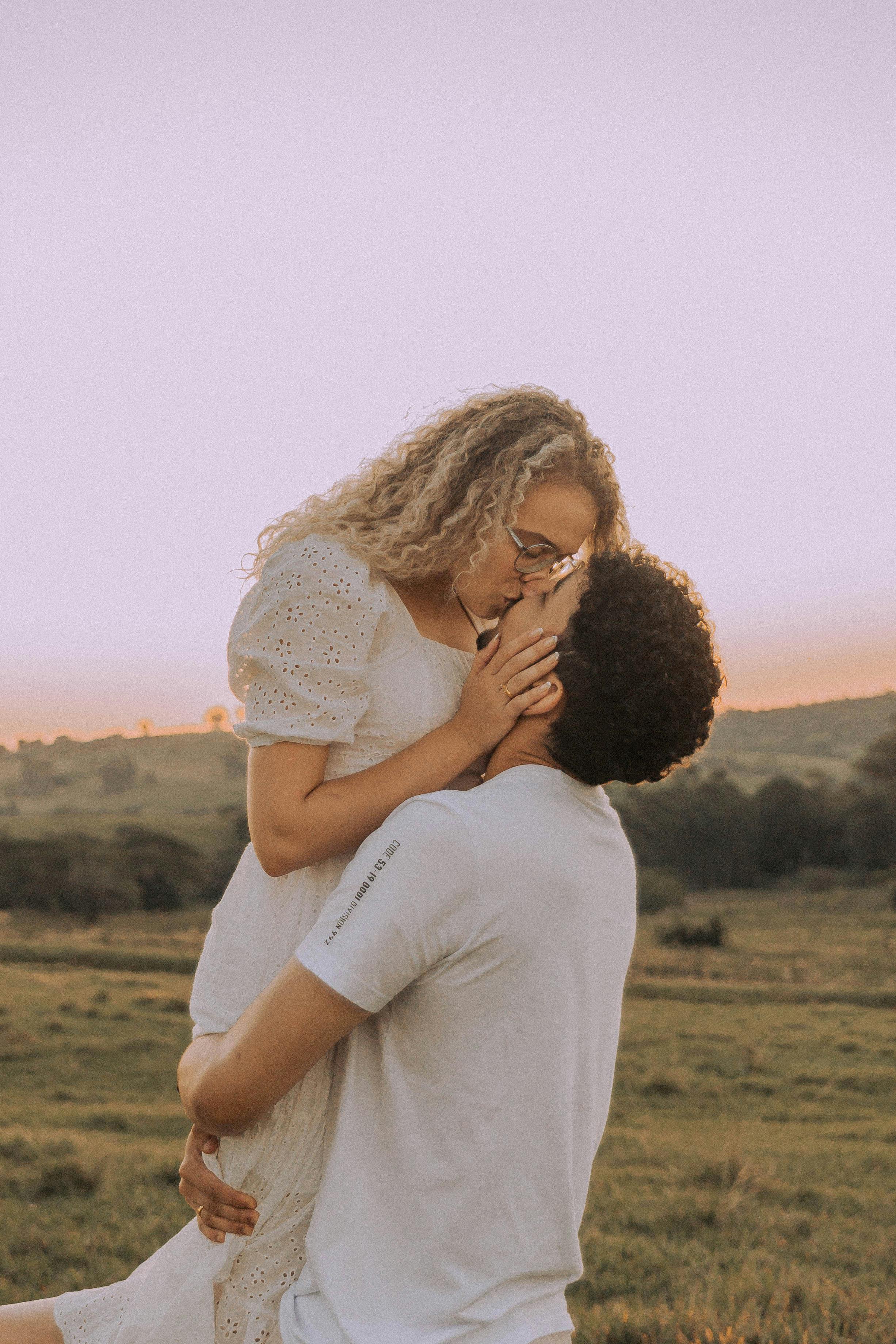 A young and happy couple | Source: Pexels