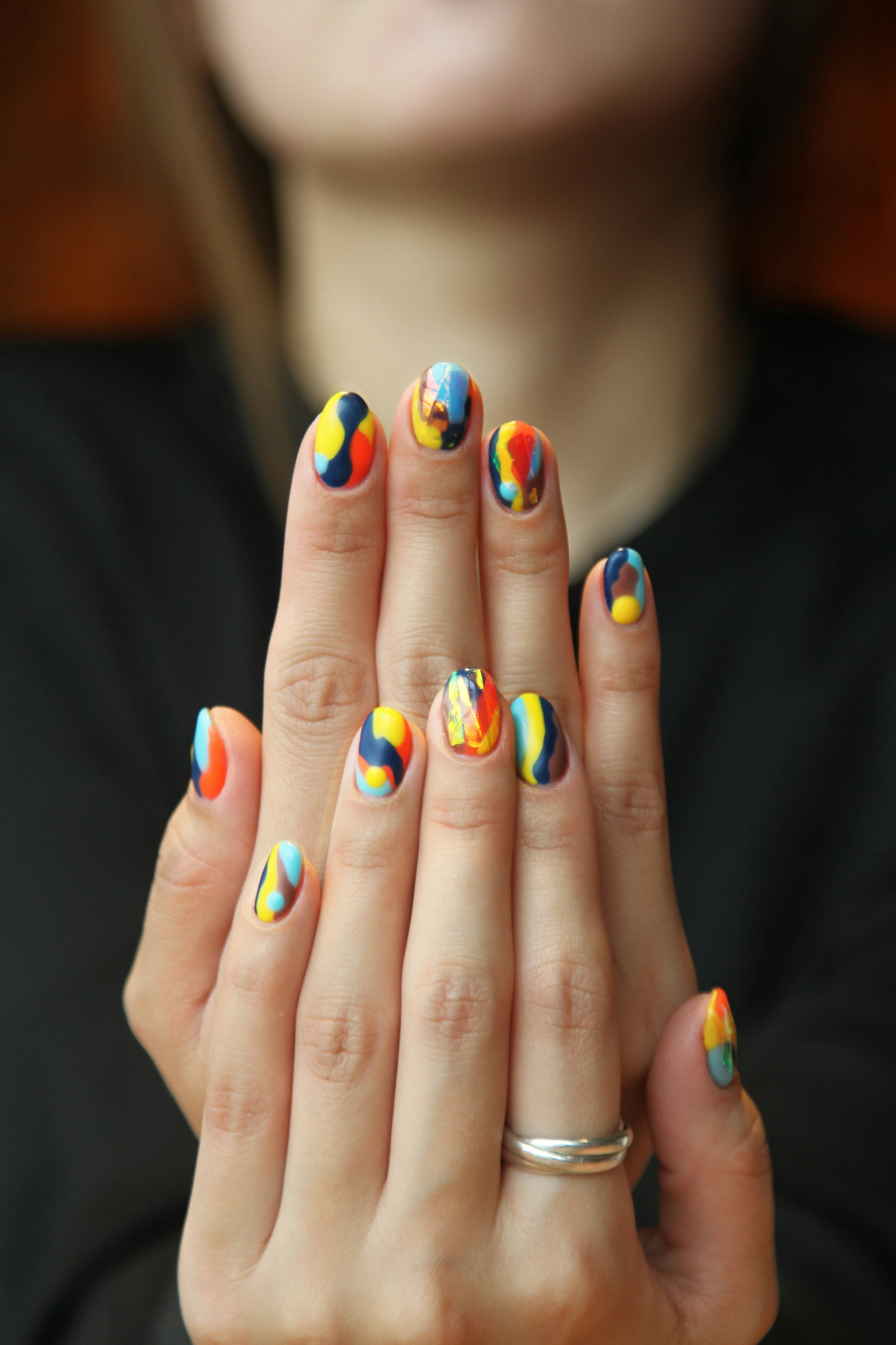 A funky nail art pattern | Source: Unsplash