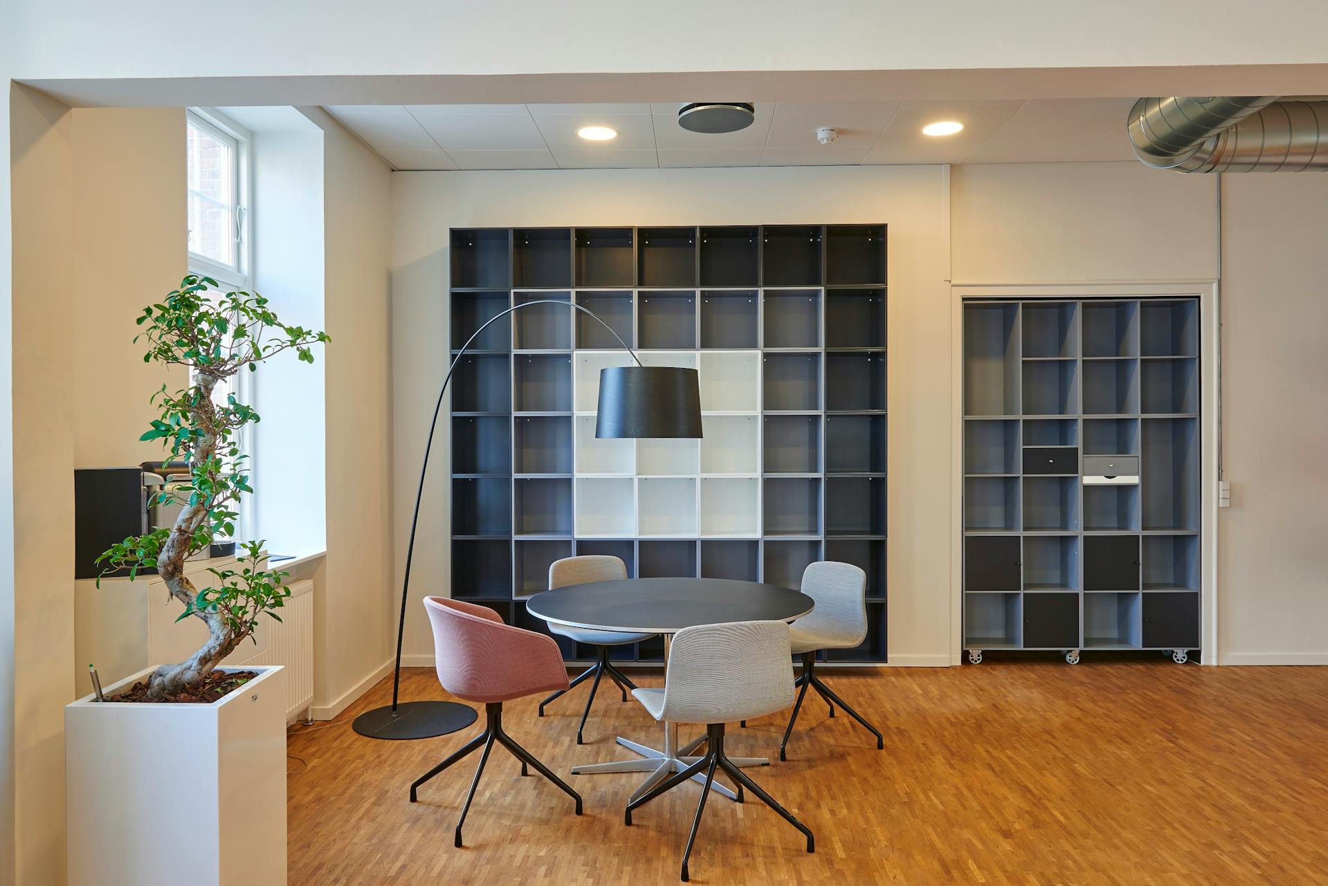 Office interior | Source: Pexels