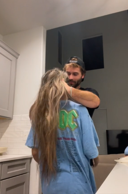 Taylor Frankie Paul and Dakota Mortensen embracing after he saw her pregnancy test, from a post dated November 22, 2022 | Source: TikTok/taylorfrankiepaul