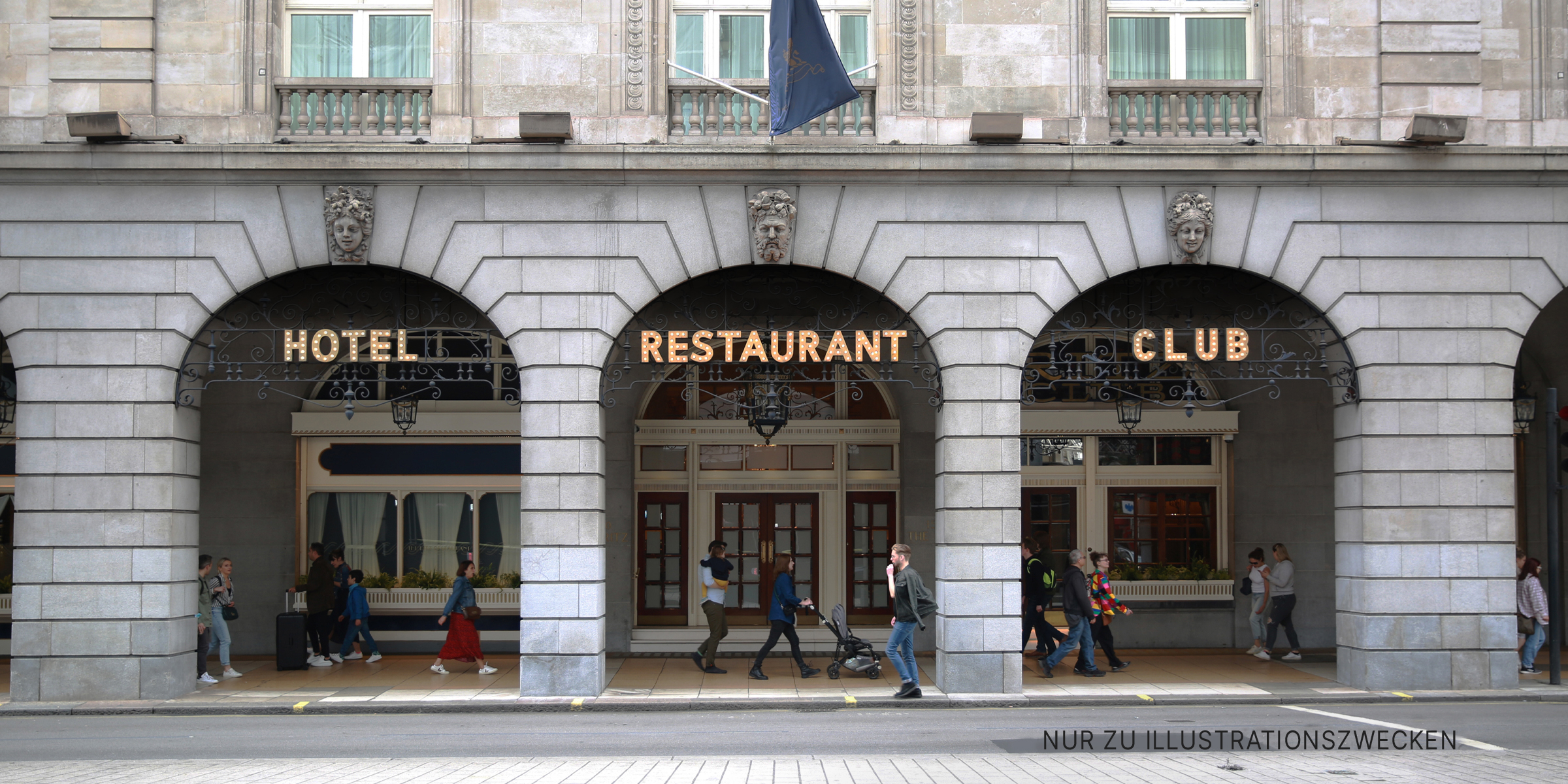 Hotelgebäude | Quelle: Shutterstock