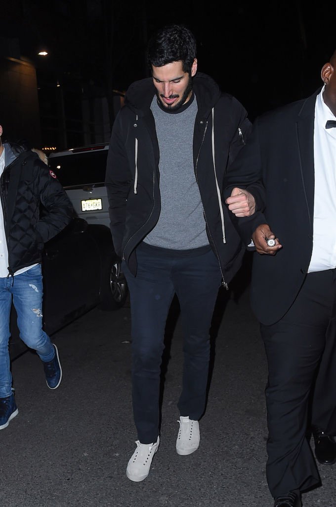 Hassan Jameel seen on the streets of Manhattan | Photo: Getty Images