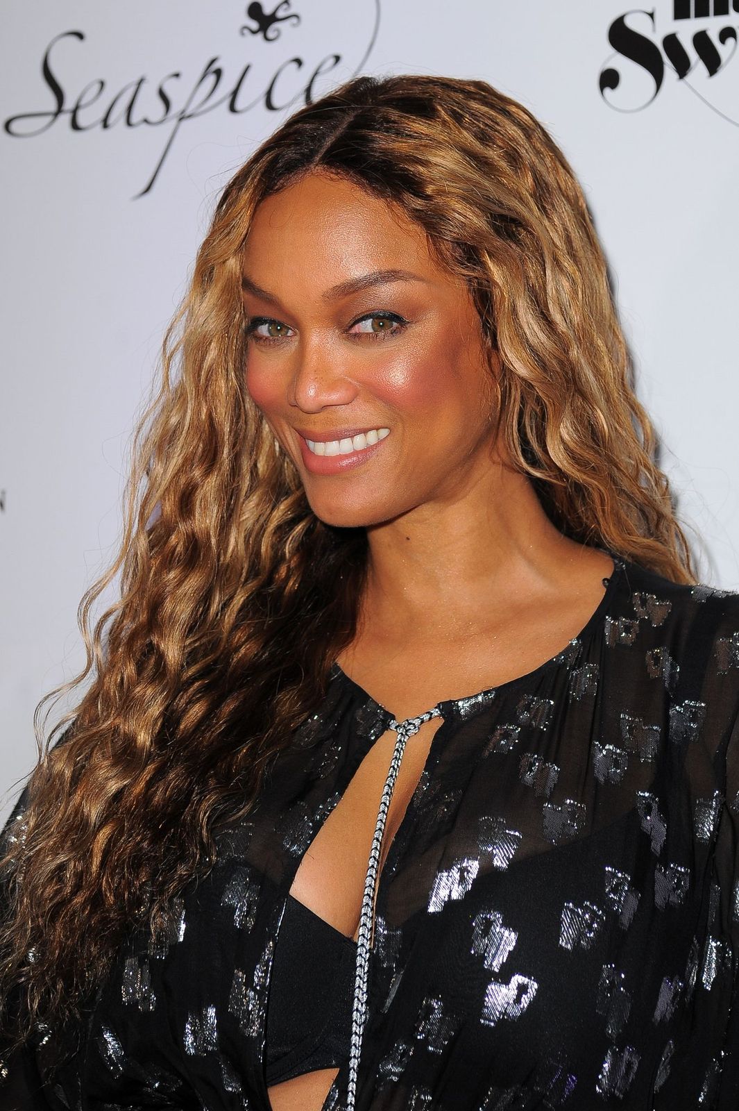 Tyra Banks at the "Sports Illustrated" swimsuit on location afterparty on May 10, 2019, in Miami, Florida | Photo: Sergi Alexander/Getty Images