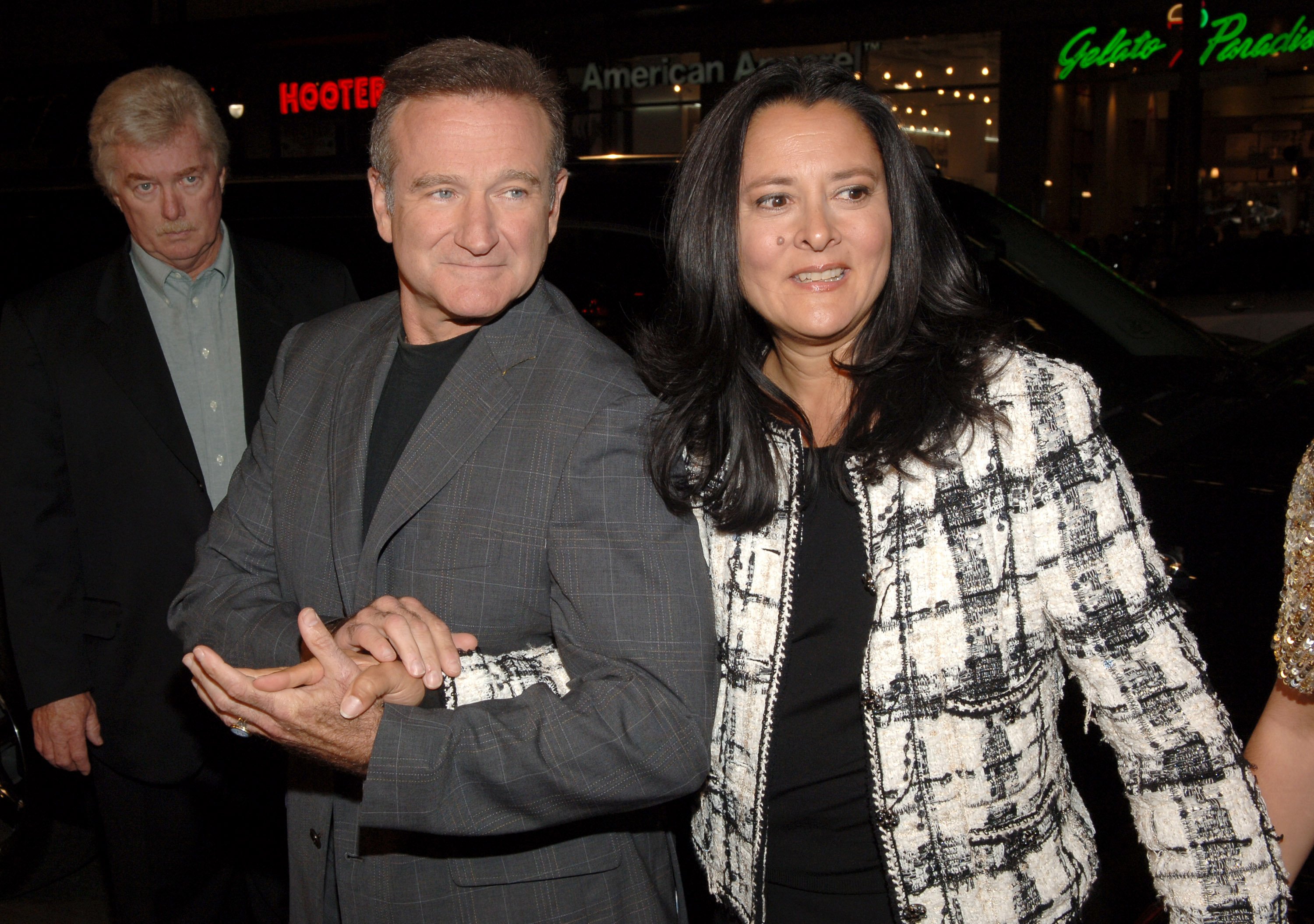 Robin Willliams and his wife Marsha Garces Williams during the "Man of the Year" Los Angeles premiere in Hollywood, California, on October 4, 2006 | Source: Getty Images