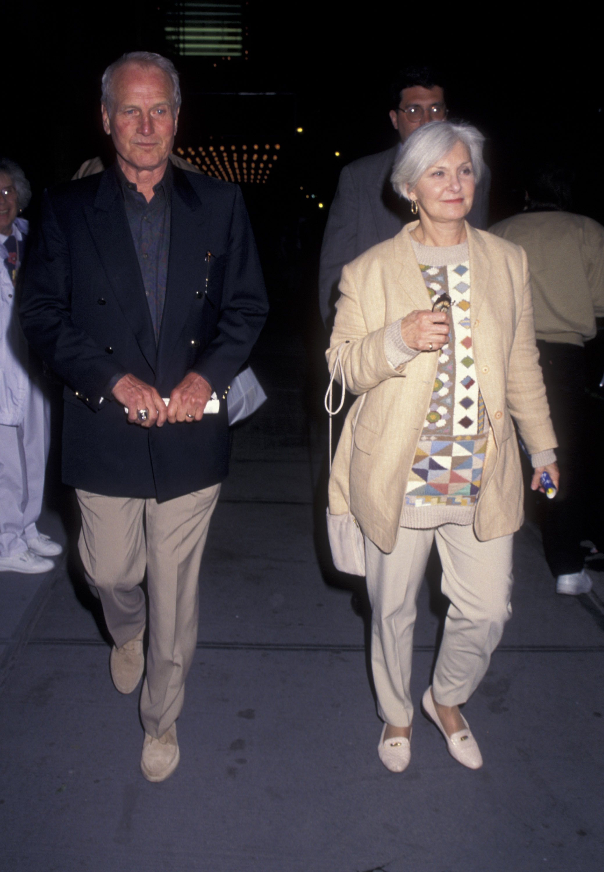 Paul Newman and Joanne Woodward attend the performance of "Rent" at the Nederlander Theater on May 30, 1996, in New York City. | Source: Getty Images