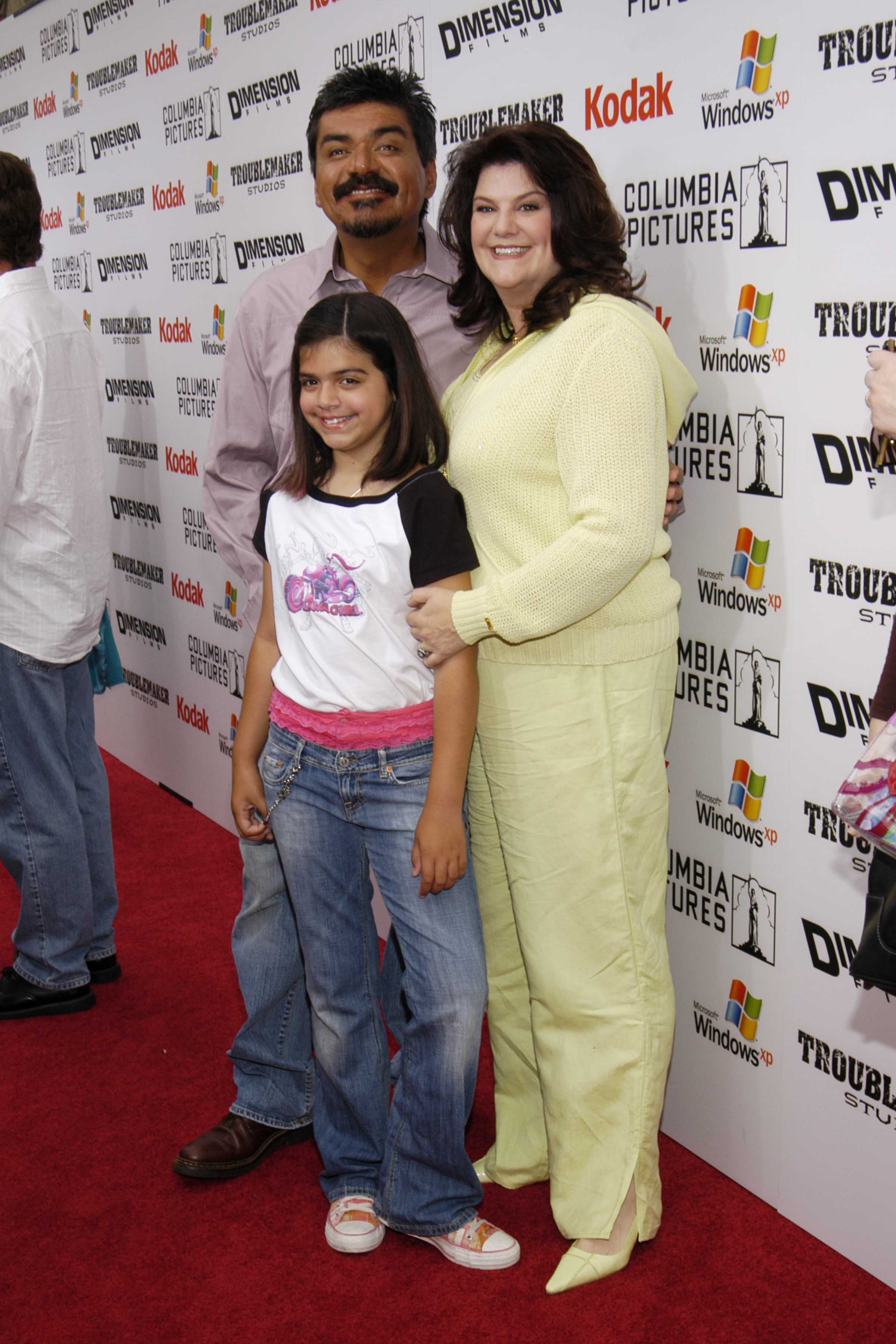 The family attends the Los Angeles premiere of "The Adventures of Shark Boy and Lava Girl 3D," 2005 | Source: Getty Images