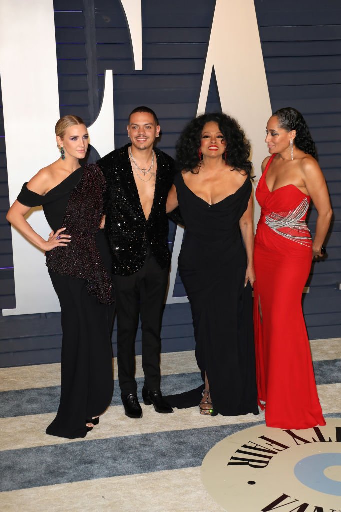 Ashlee Simpson, Evan Ross, Diana Ross, and Tracee Ellis Ross attend the 2019 Vanity Fair Oscar Party on February 24, 2019 in Beverly Hills, California.|Photo: Getty Images