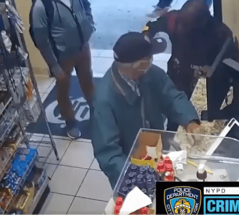 Serlin in the deli, just before the robbery | Source: Facebook/NYPDCrimeWatch