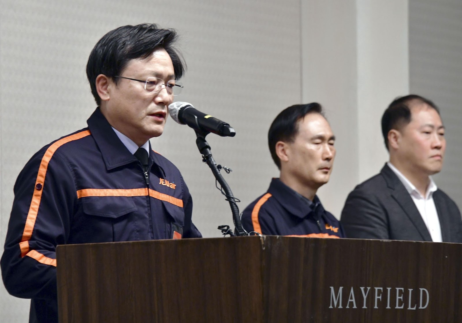 Jeju Air CEO Kim E. Bae speaking at a press conference in Seoul on December 29, 2024, after one of the airline's passenger planes crashed and burst into flames the same day, killing 179 people on board, at Muan International Airport in Muan County, South Korea. | Source: Getty Images