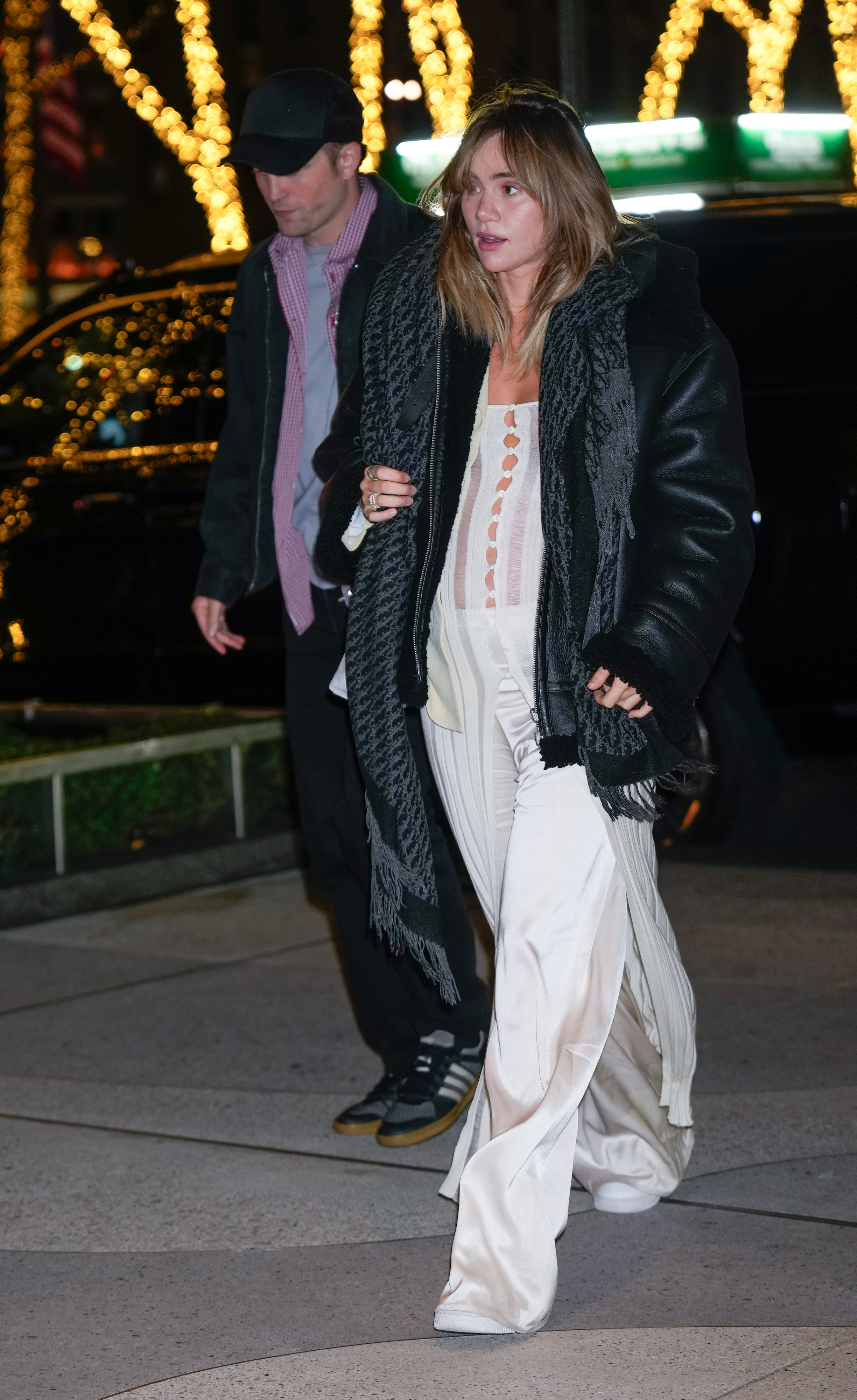 Robert Pattinson and Suki Waterhouse spotted in New York City on December 6, 2023 | Source: Getty Images