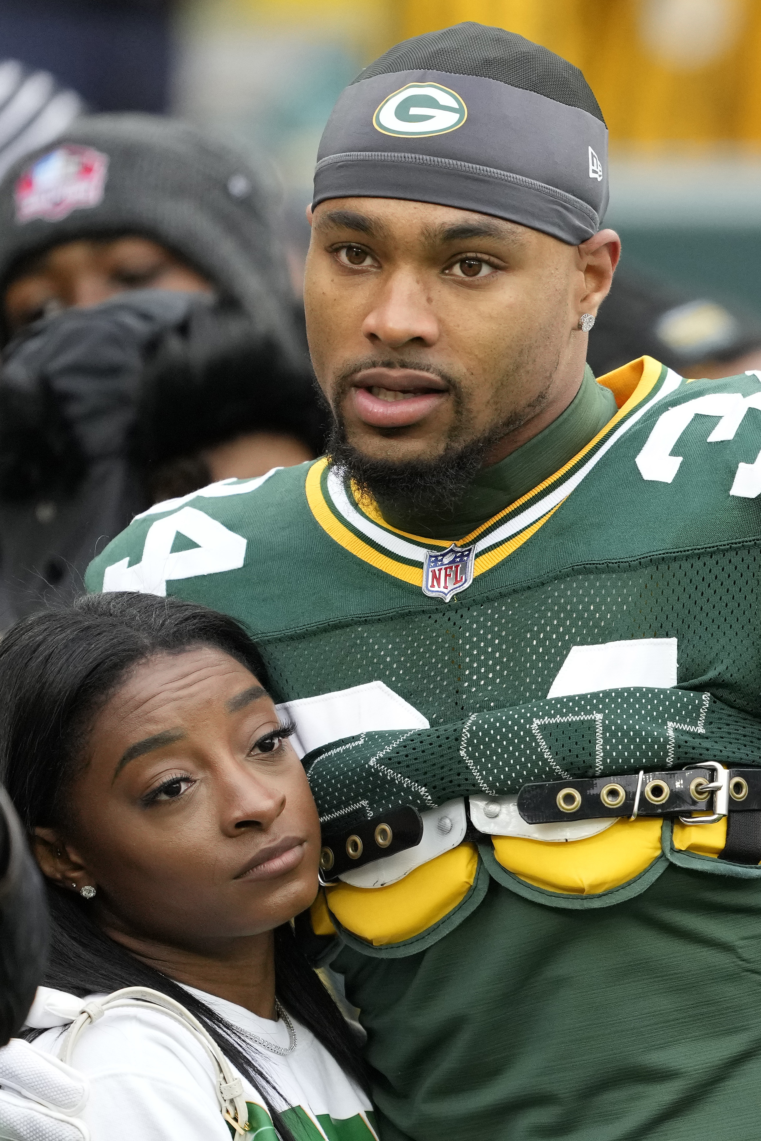 Simone Biles and Jonathan Owens before a game between the Minnesota Vikings and Green Bay Packers in Green Bay, Wisconsin on October 29, 2023 | Source: Getty Images