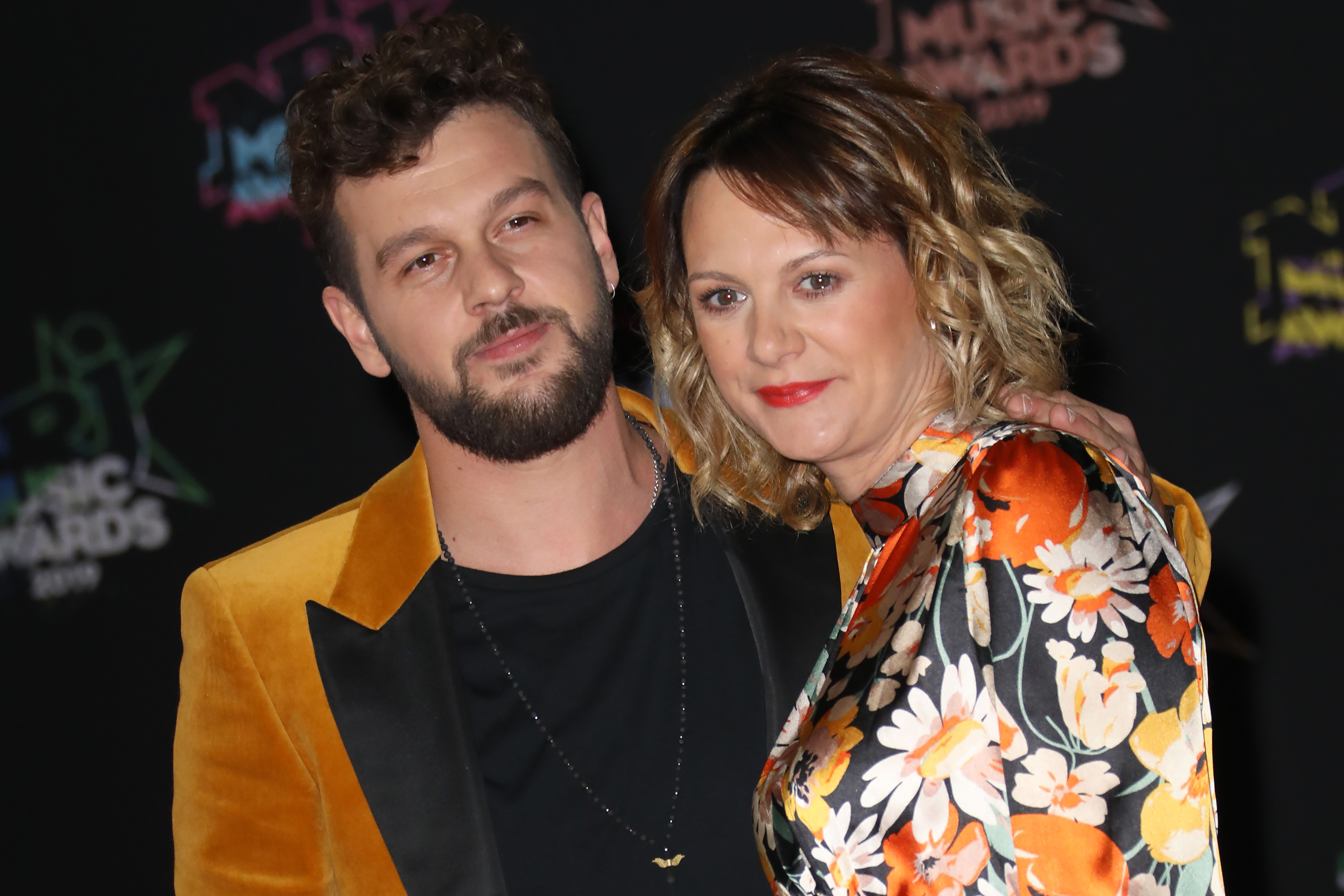 le chanteur Claudio Capeo et sa femme Aurelie Willgallis au Palais des Festivals le 09 novembre 2019 à Cannes, France. | Photo : Getty Images