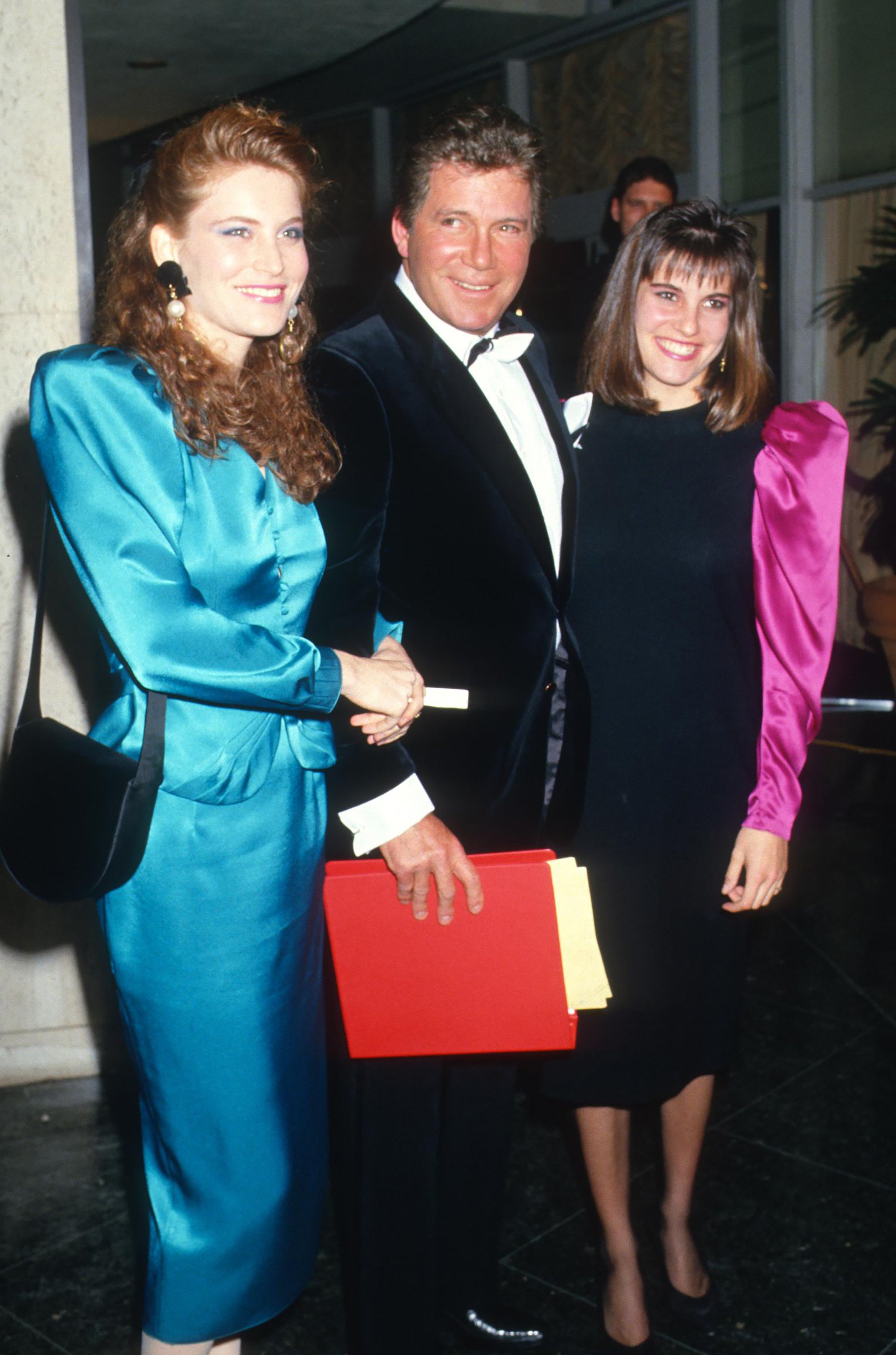 William Shatner and two of his daughters at the 44th Annual Golden Globe Awards in California on January 31, 1987. | Source: Getty Images