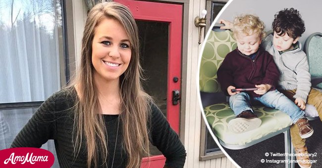 Jana Duggar posts the very first photo to her Instagram, and the adorable family snap goes viral