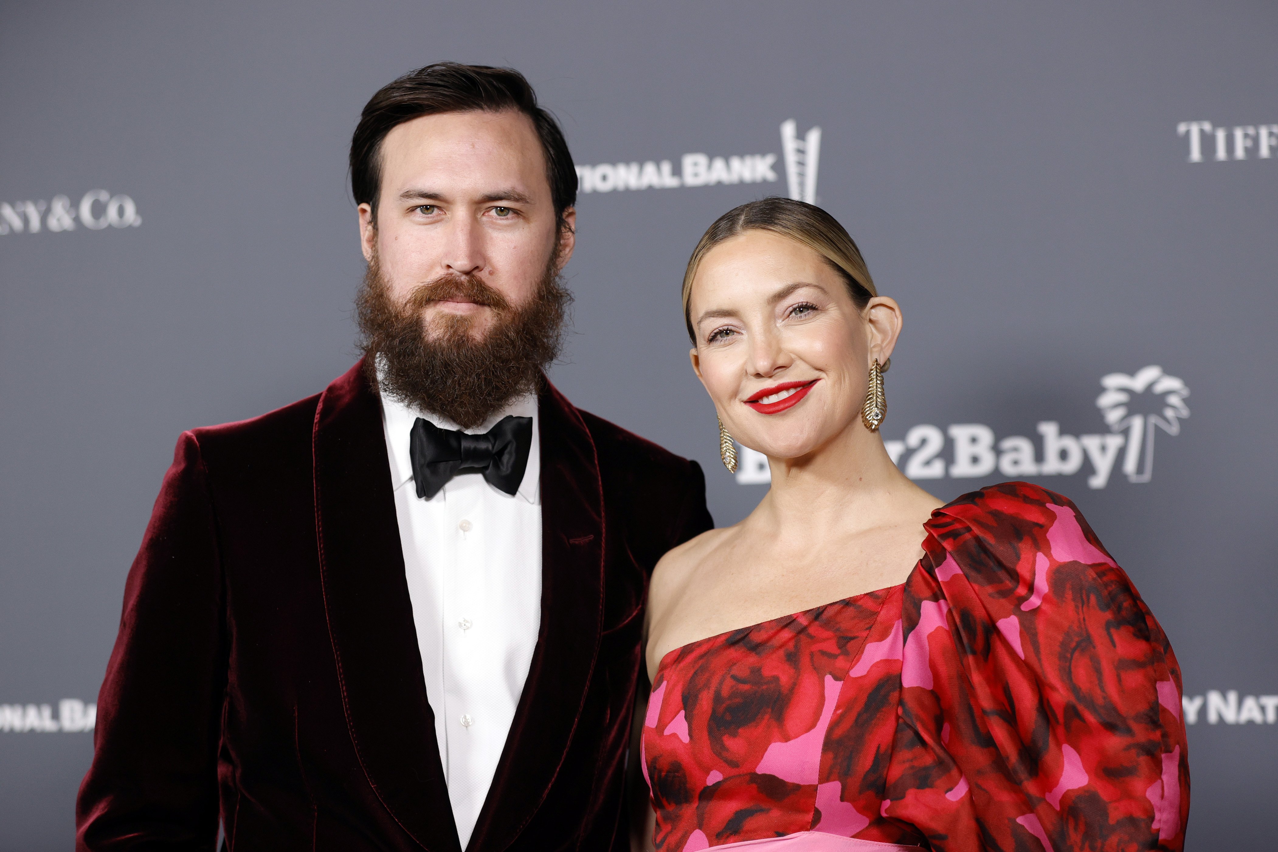 Danny Fujikawa and Kate Hudson attend the Baby2Baby 10-Year Gala presented by Paul Mitchell on November 13, 2021 | Photo: Getty Images