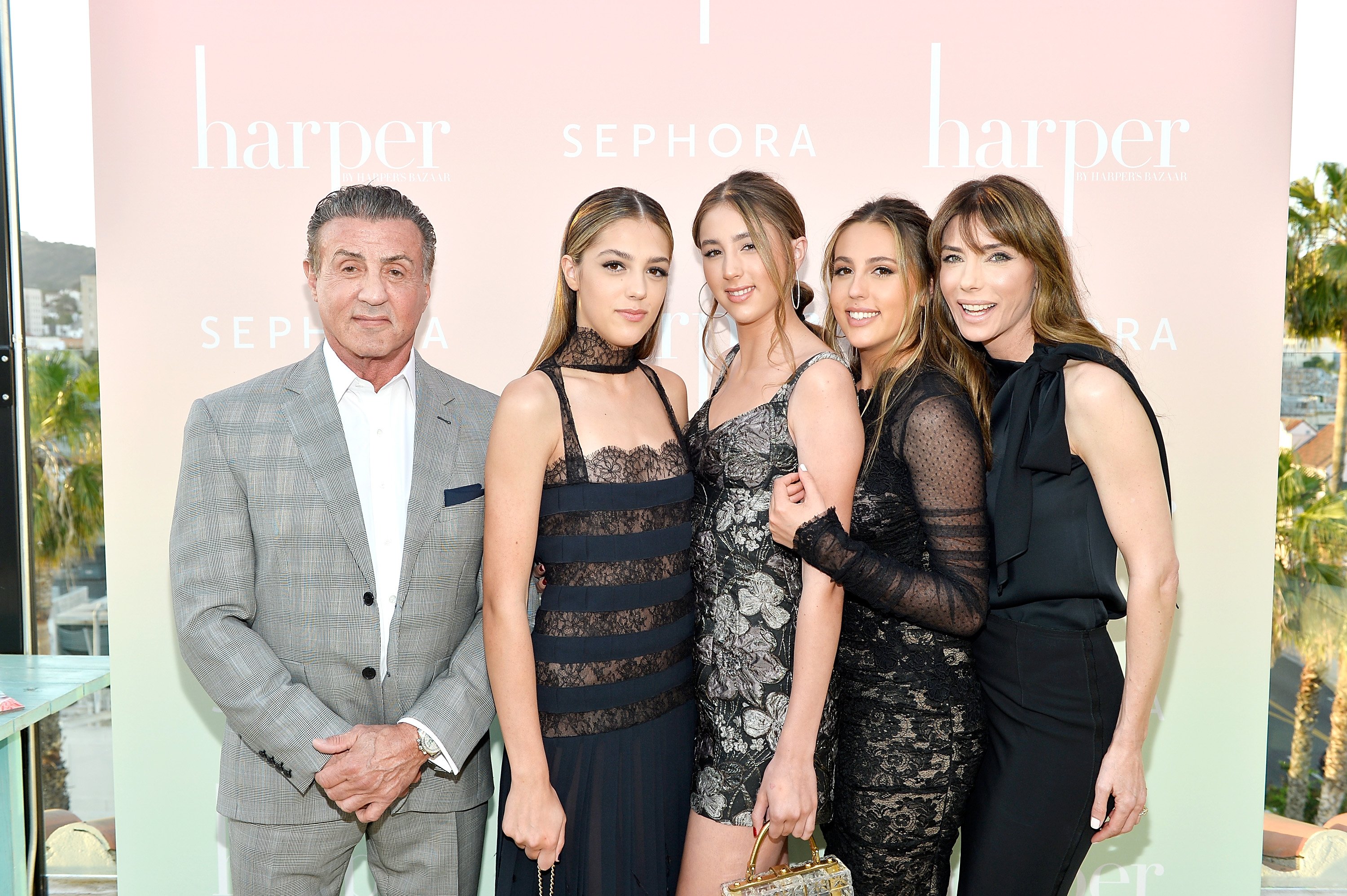 : Sylvester Stallone; Sistine Stallone; Scarlet Stallone; Sophia Stallone and Jennifer Flavin Stallone harper x Harper's BAZAAR May Issue | Photo: Getty Images