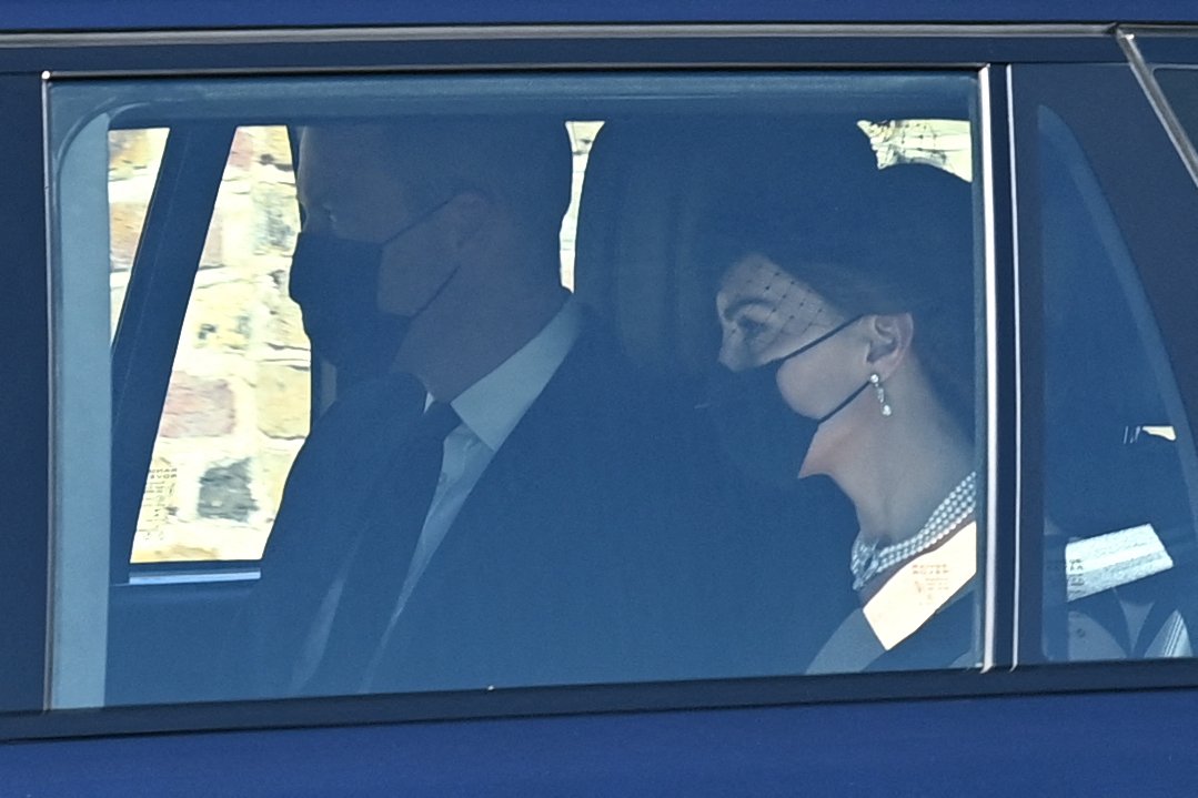 Kate Middleton y el Príncipe William llegando al funeral del Príncipe Philip, el 17 de abril de 2021. | Foto: Getty Images