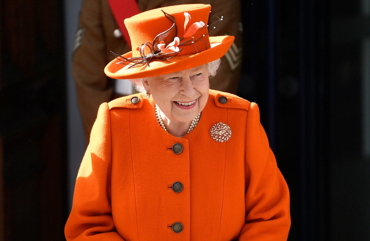 La reina británica Isabel II se retira en un compromiso en el Museo de la Ciencia en Londres el 7 de marzo. Fuente: Shutterstock