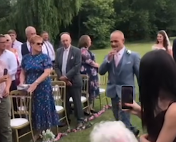 Amy Walkinshaw and Andy Collins with the guests at the wedding | Source: Facebook.com/Tyla