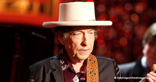 Bob Dylan Strict about Taking Pictures during a Concert: 'We Can Either Play or Pose'