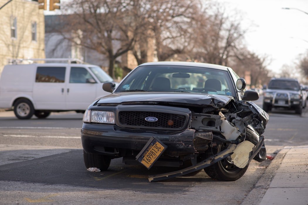 Une voiture accidentée. l Source : Unsplash
