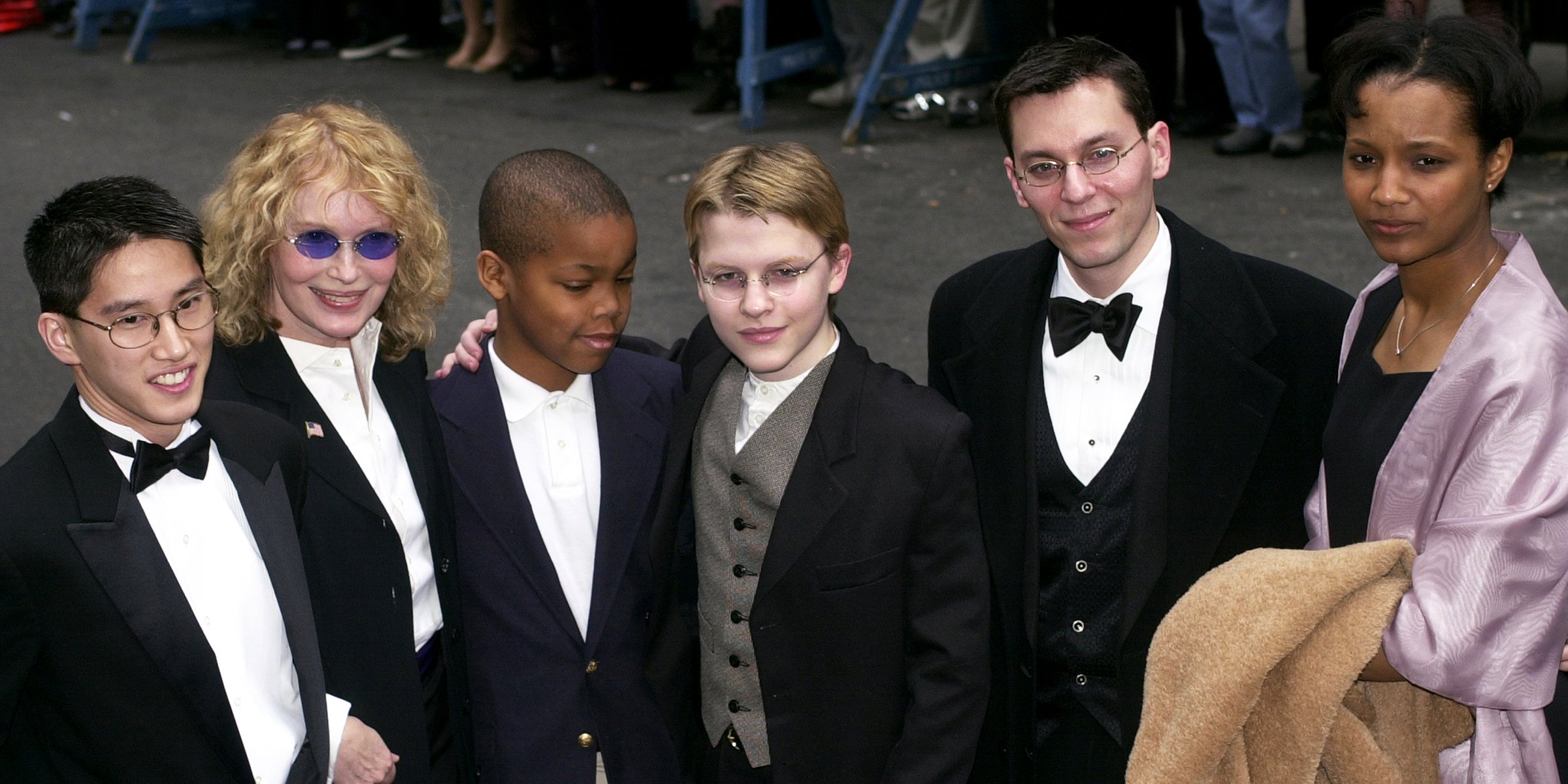 Mia Farrow and five of her children. | Source: Getty Images