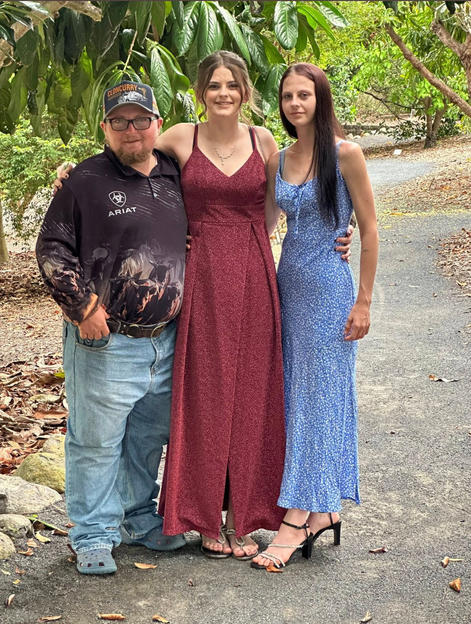 Pheobe, her sister, and another person, dated May 18, 2025 | Source: Facebook/KylieJohnson