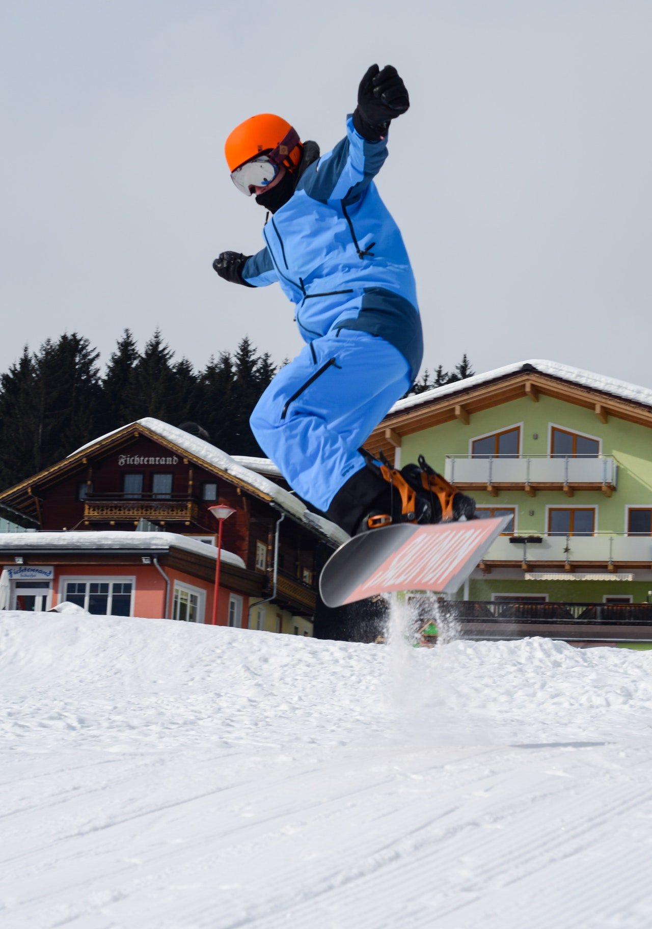 Photo of a man skiing | Photo: Pexels