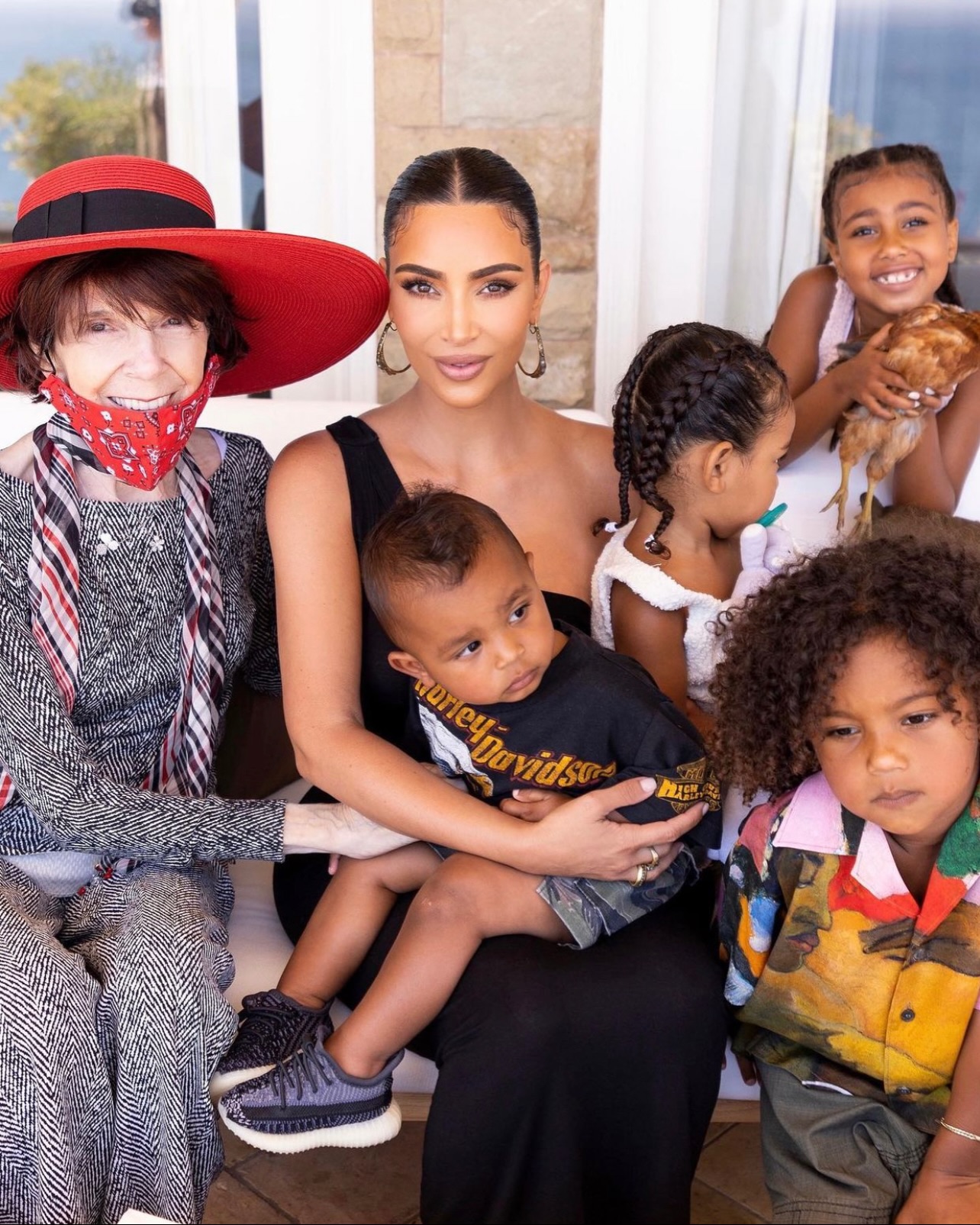 Kim described her grandmother as her best friend, her gossip buddy, and her ultimate twin. She jokingly added that she knows her grandmother is looking down from heaven using her secret finsta account. | Source: Instagram/kimkardashian