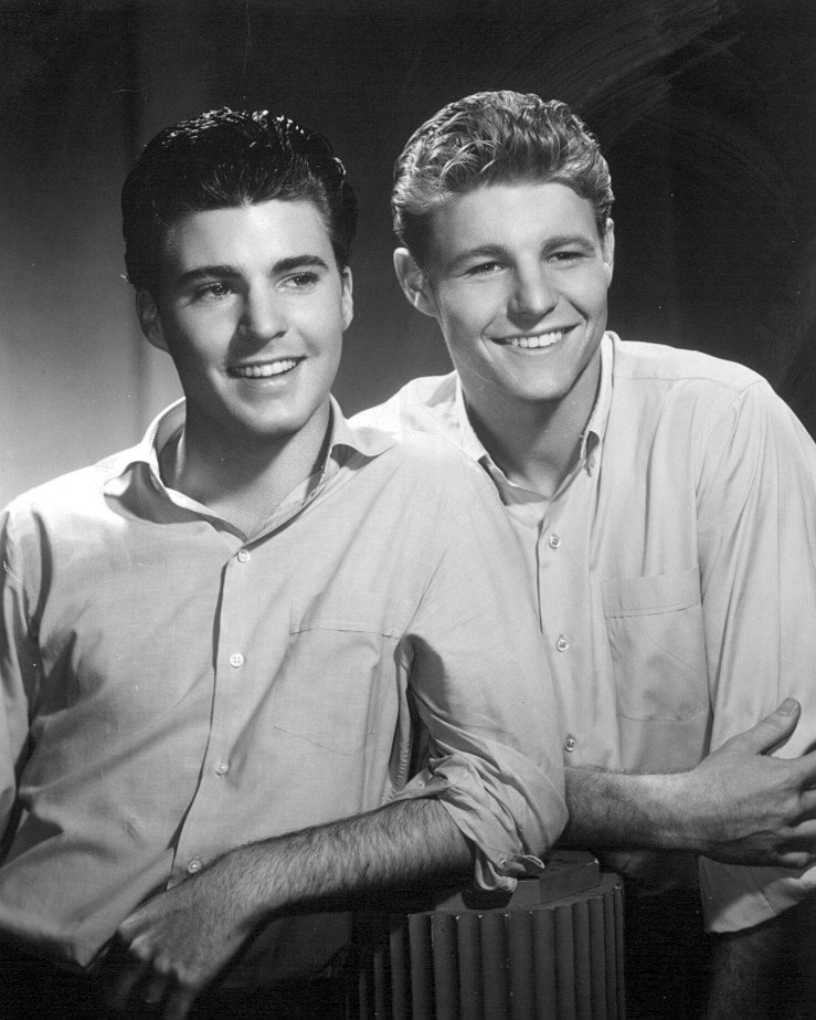 Rick (left) and David Nelson from The Adventures of Ozzie and Harriet television series. | Photo: Wikimedia Commons images