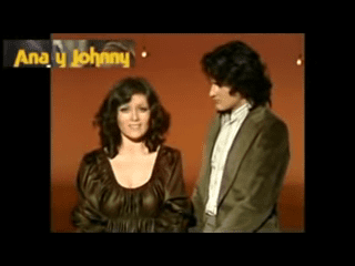 Ana y Johnny cantando "Yo también necesito amar" │Imagen tomada de: YouTube/mibellagenio007