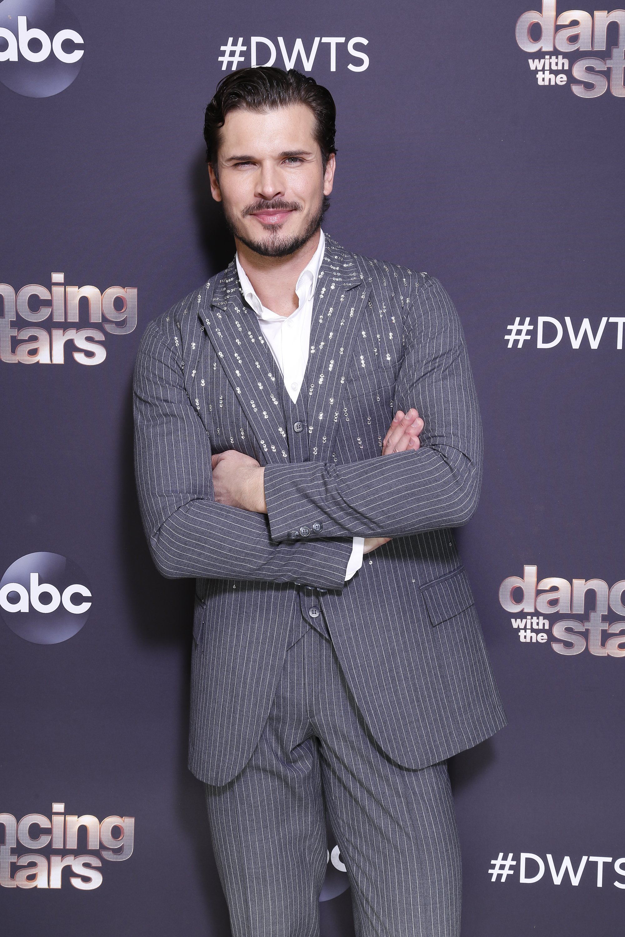 Gleb Savchenko at the red carpet of the DWTS season 29 finale, November, 2020. | Photo: Getty Images.